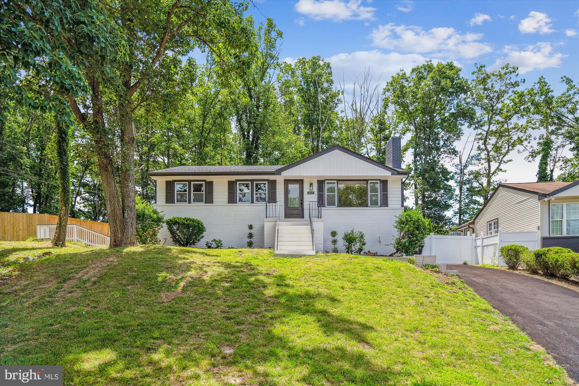 Real estate listing preview #2