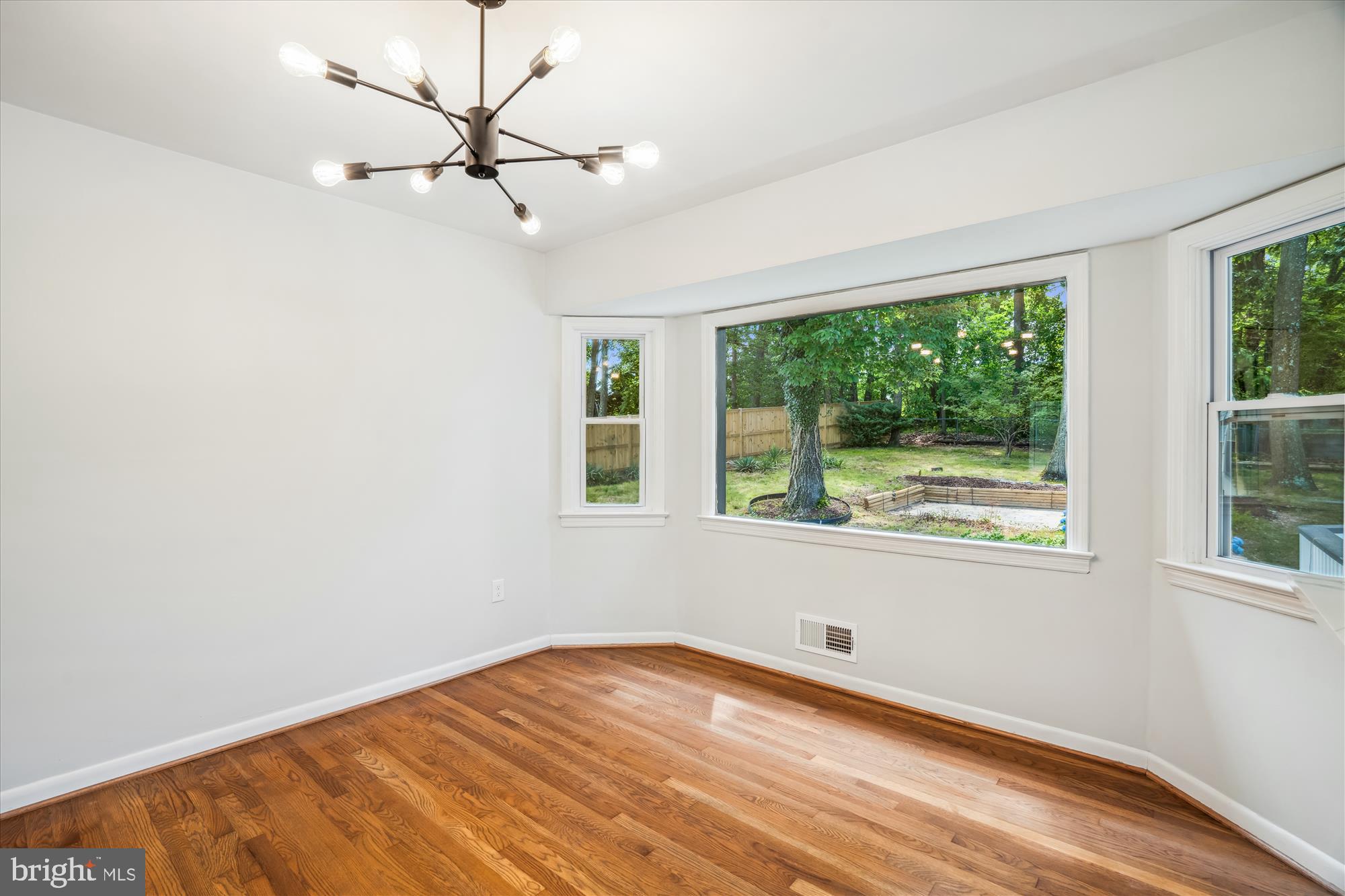 Real estate listing preview #12