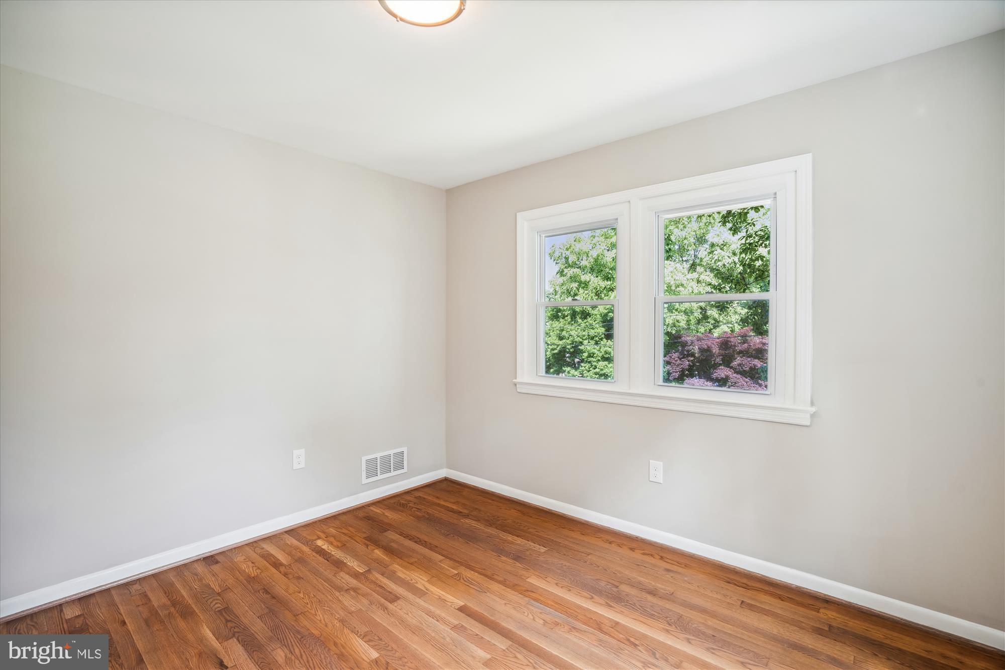 Real estate listing preview #32