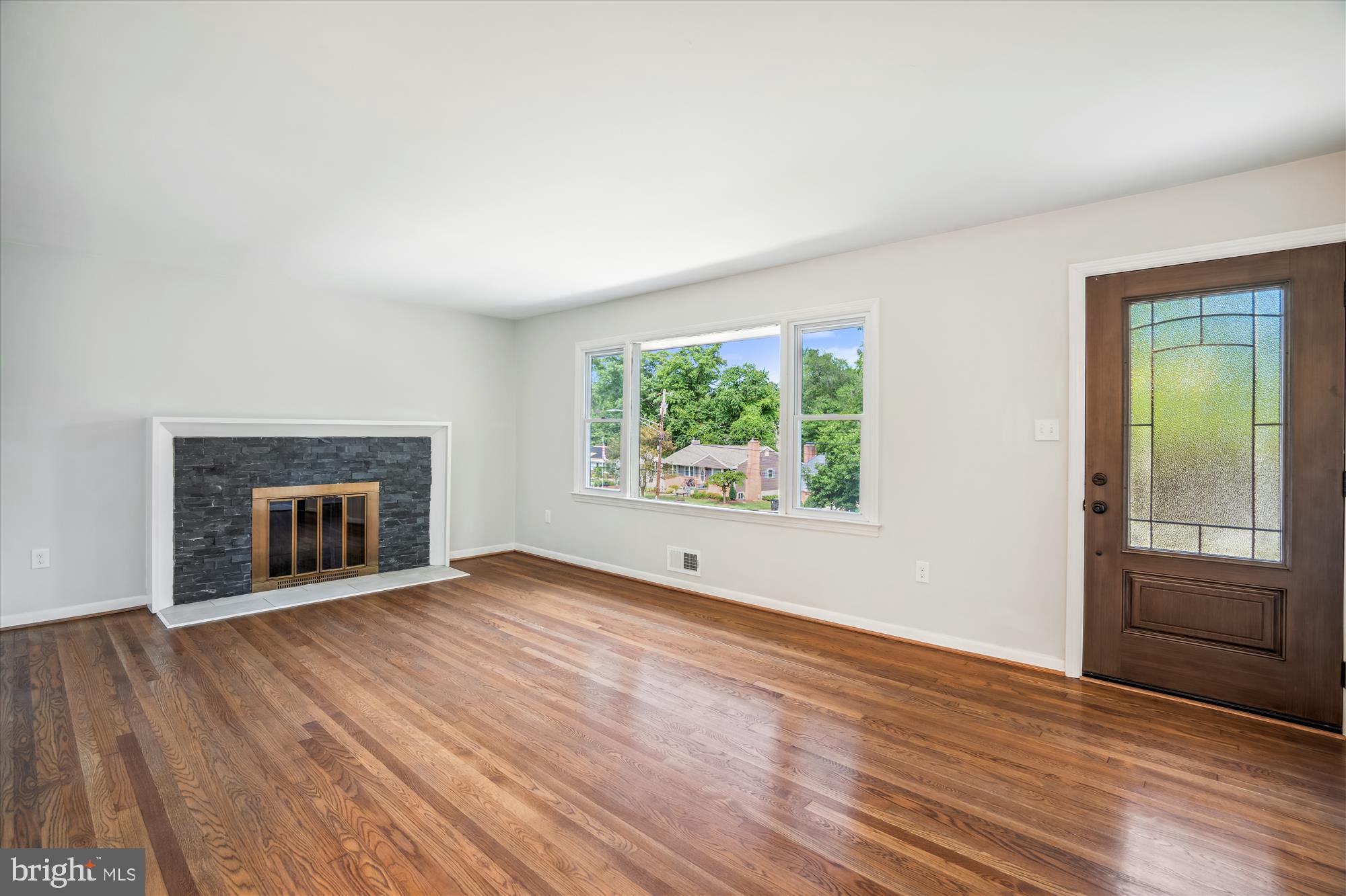 Real estate listing preview #9