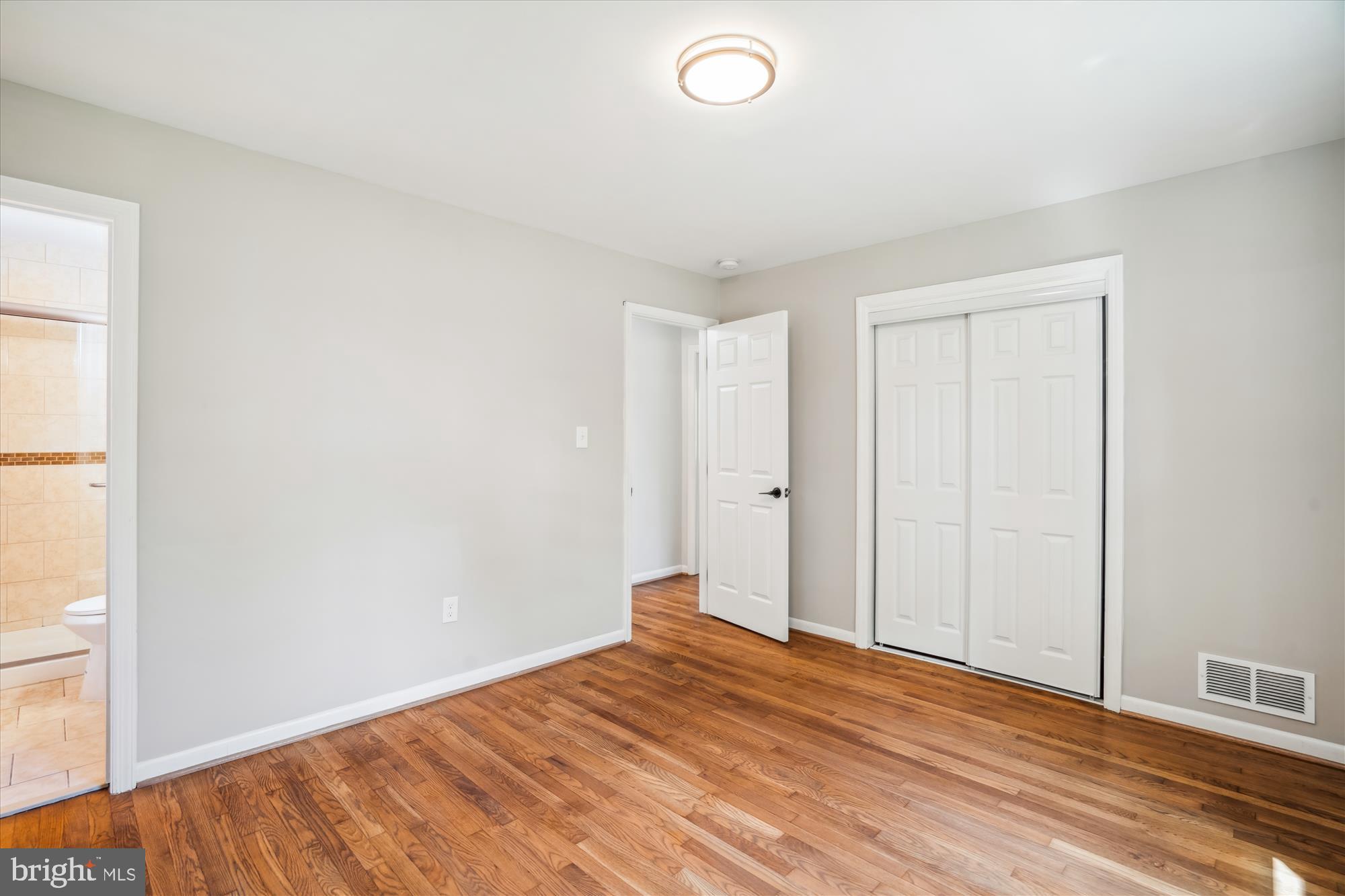 Real estate listing preview #34