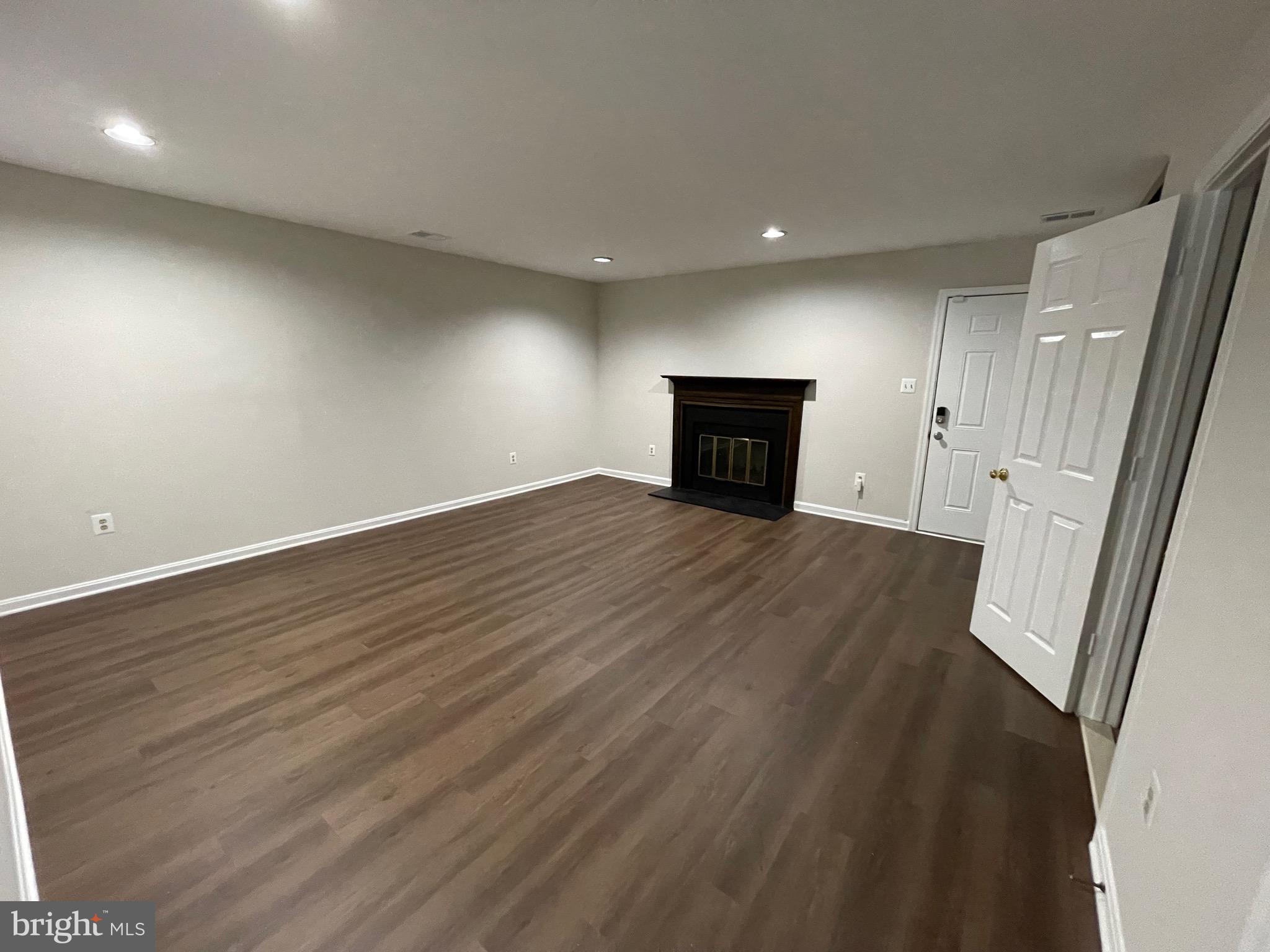 Real estate listing preview #3