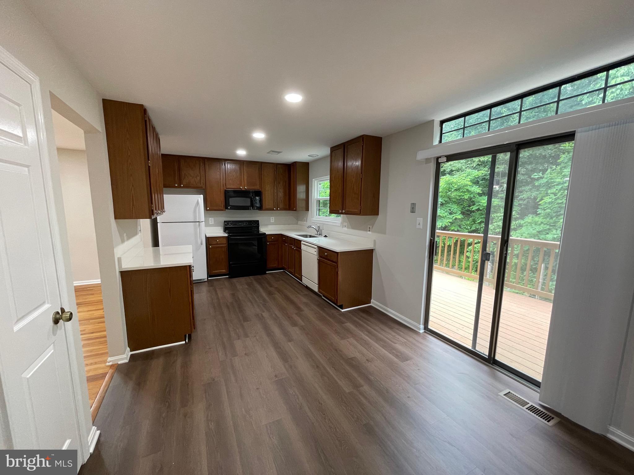 Real estate listing preview #12