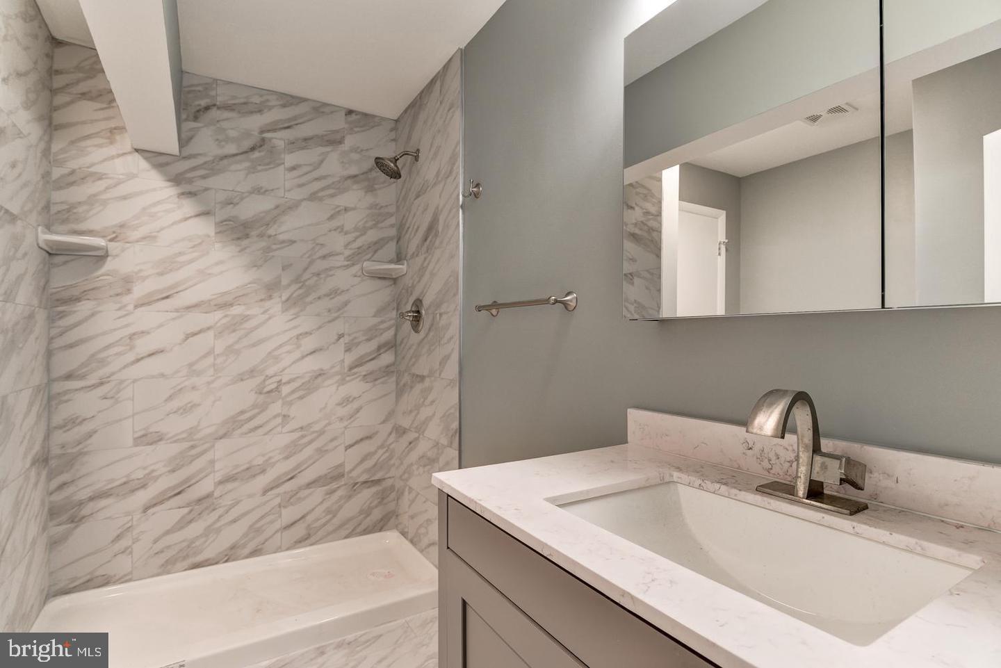 Real estate listing preview #12