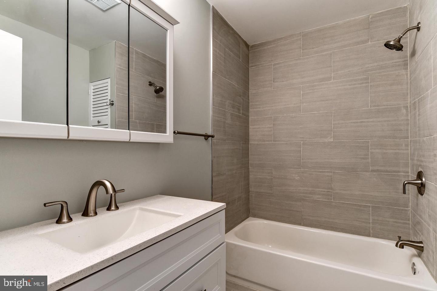 Real estate listing preview #13