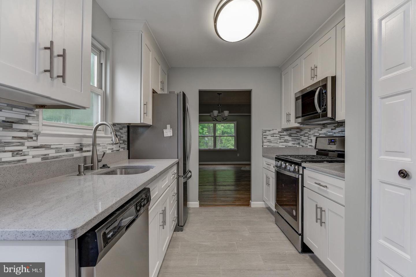 Real estate listing preview #4