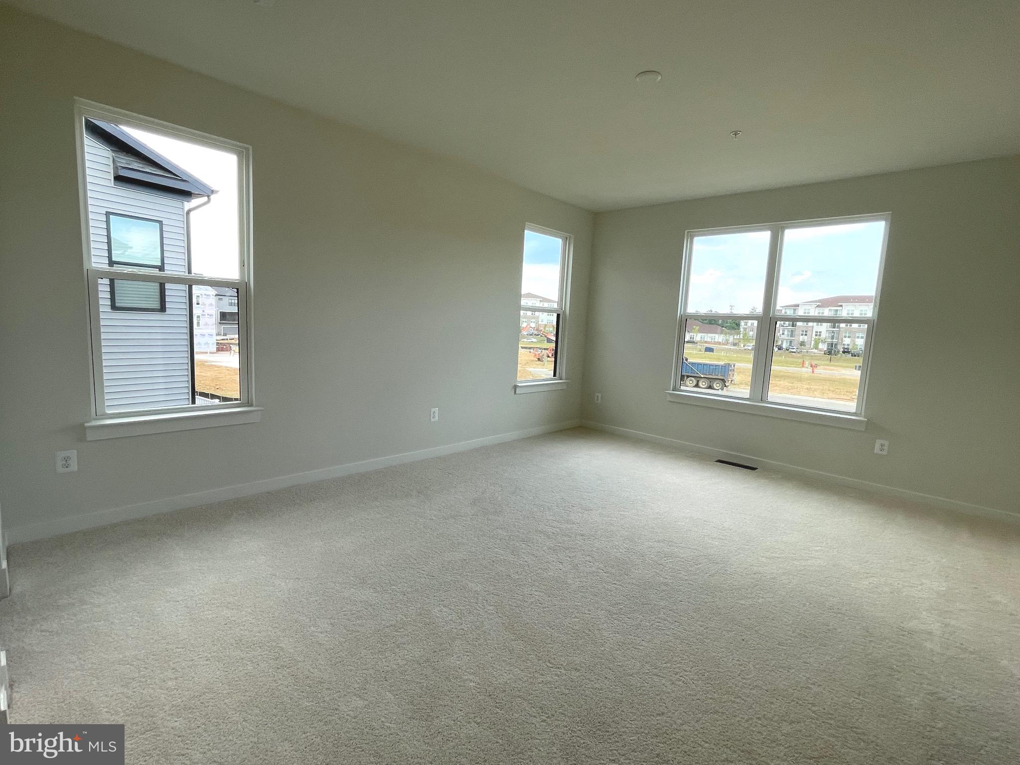 Real estate listing preview #18