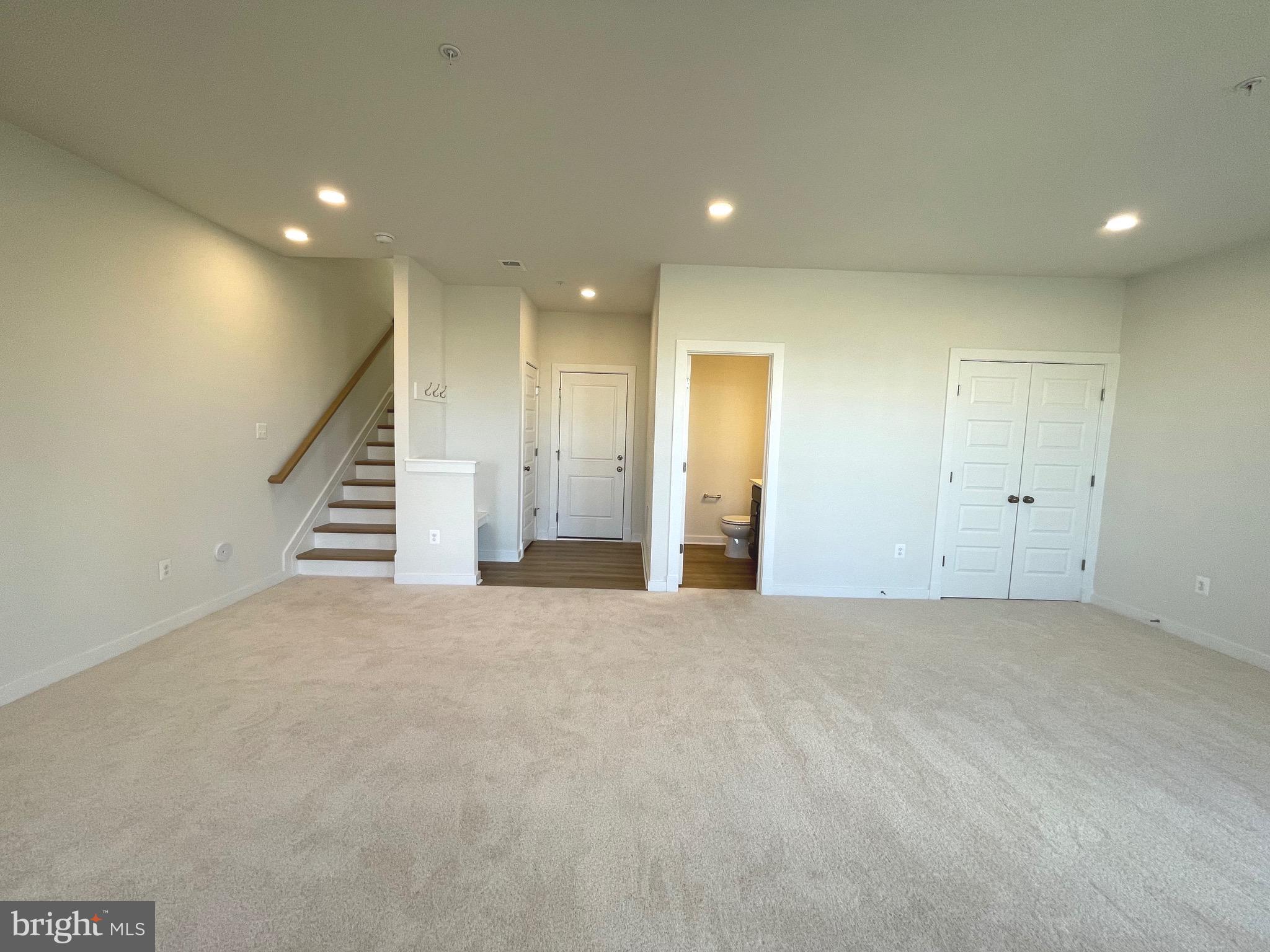 Real estate listing preview #24