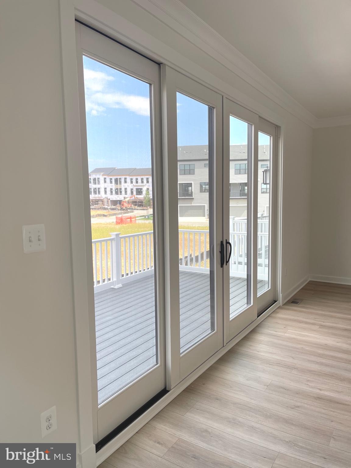 Real estate listing preview #10