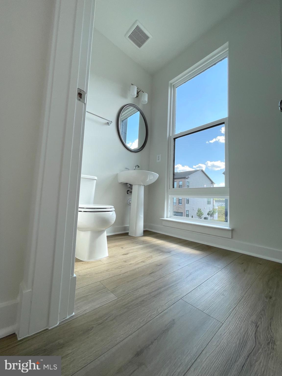 Real estate listing preview #12