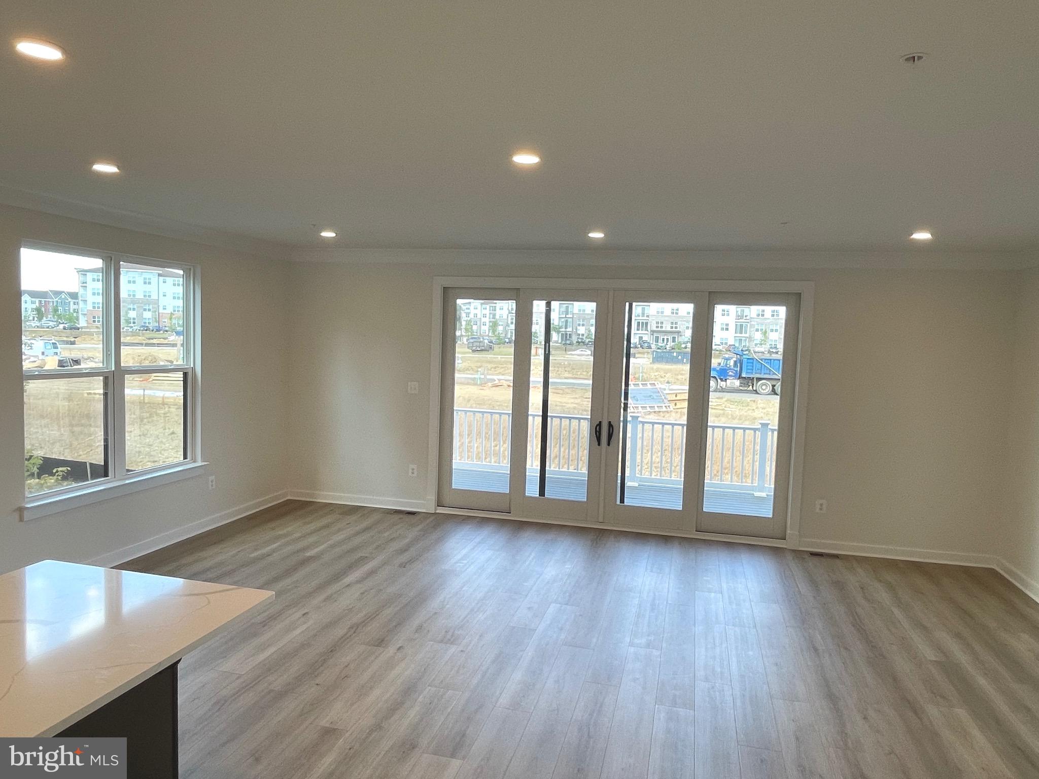 Real estate listing preview #9