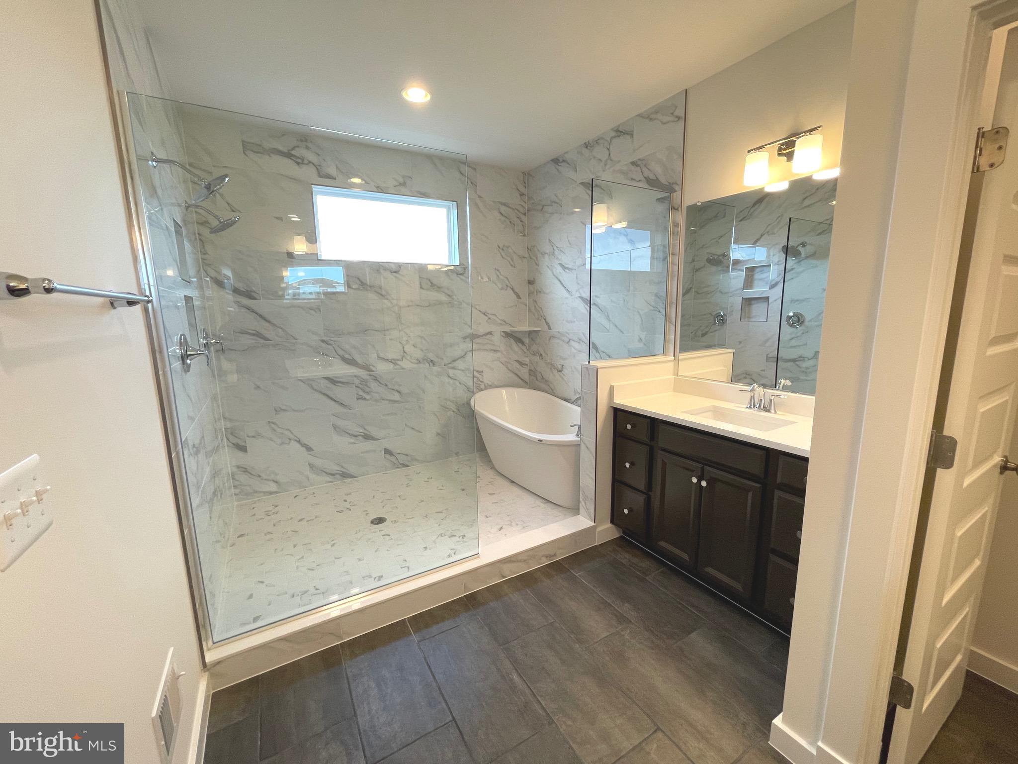 Real estate listing preview #14