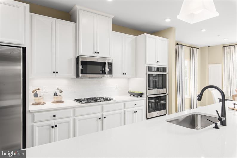 Real estate listing preview #3