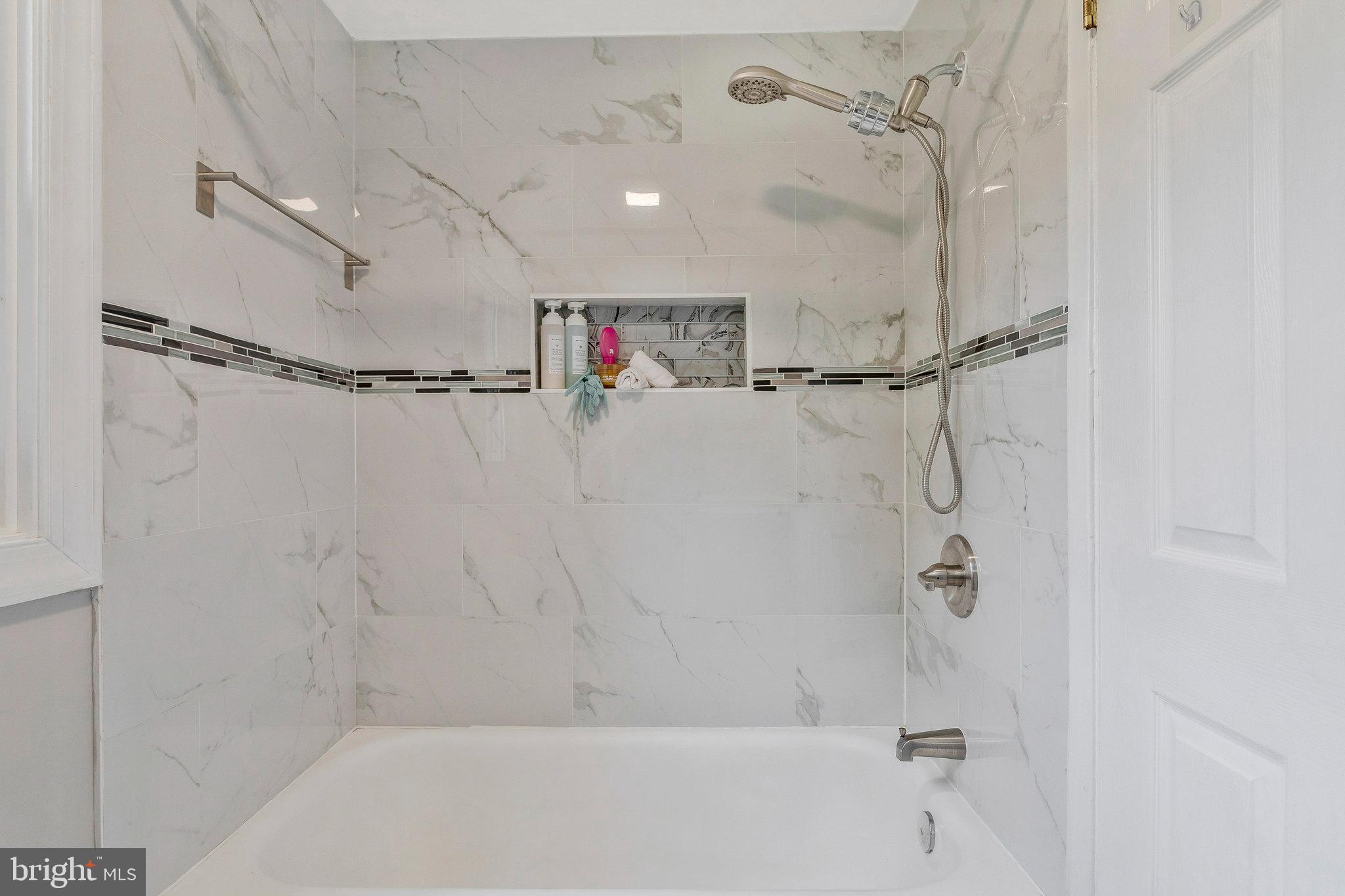 Real estate listing preview #17