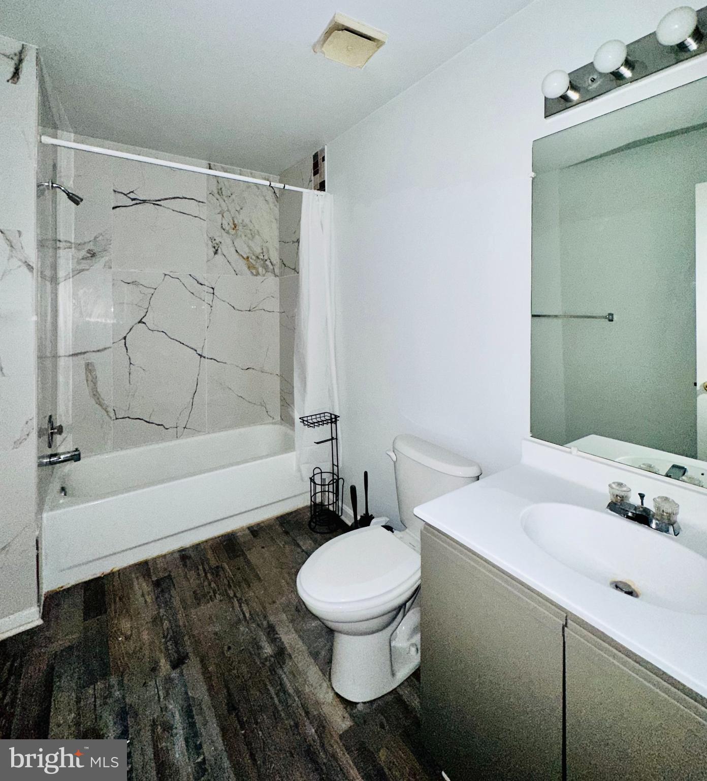 Real estate listing preview #8