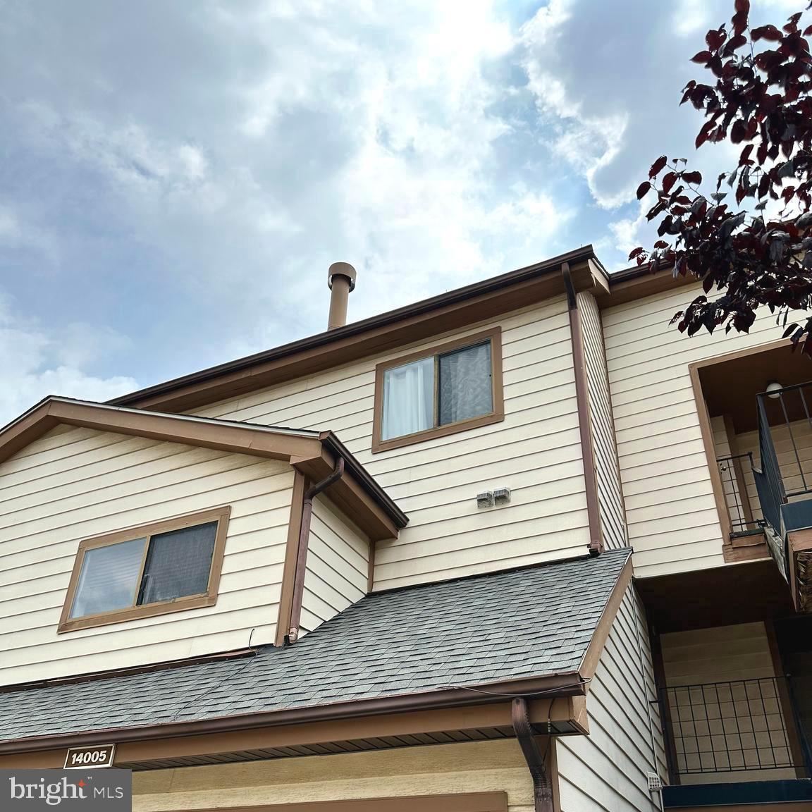 Real estate listing preview #2