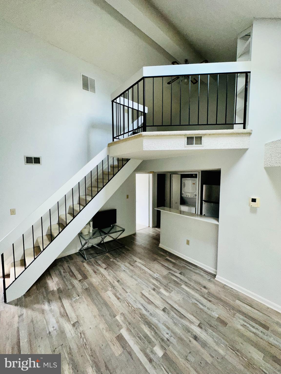 Real estate listing preview #4