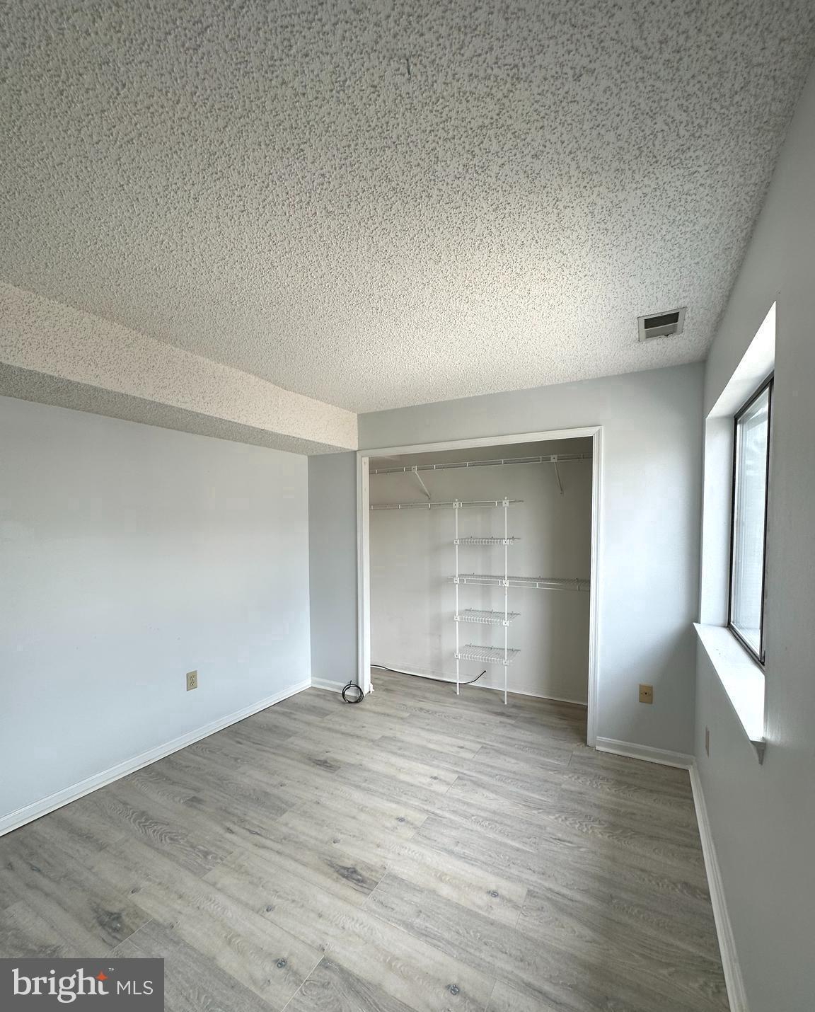 Real estate listing preview #11