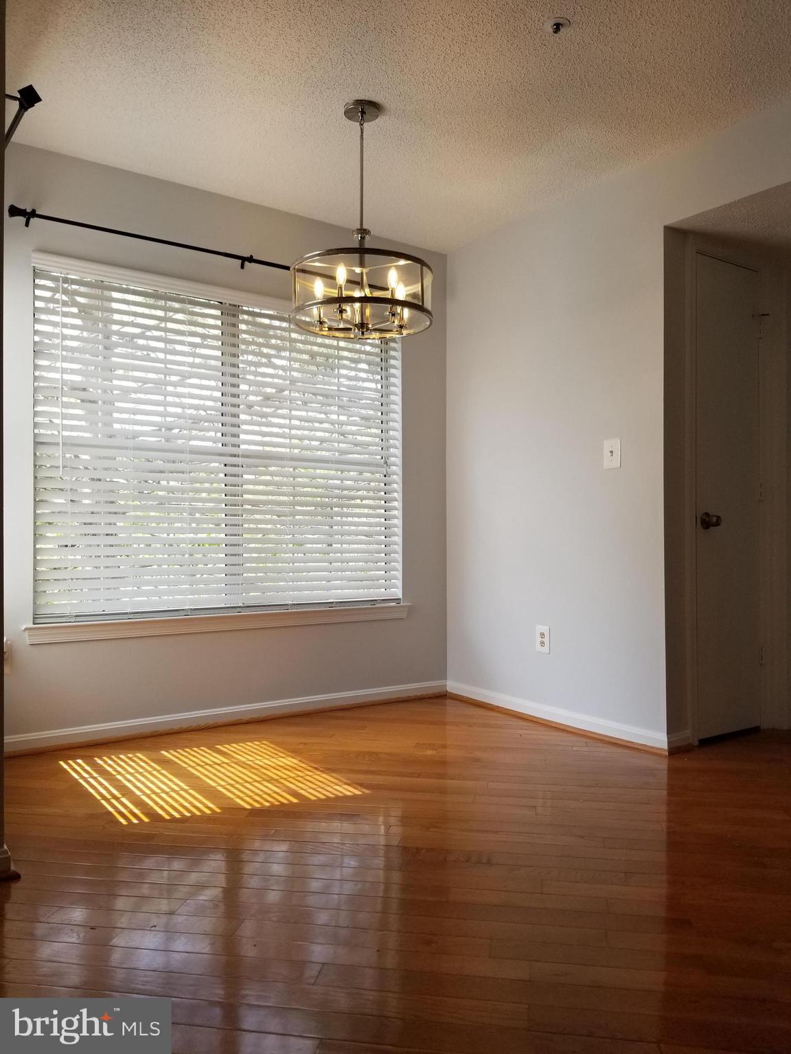 Real estate listing preview #4