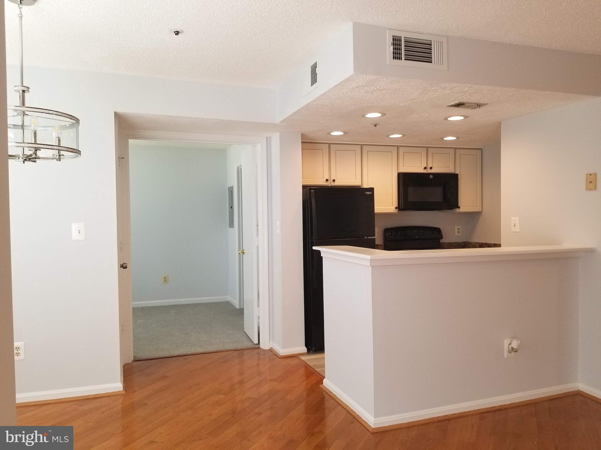 Real estate listing preview #11