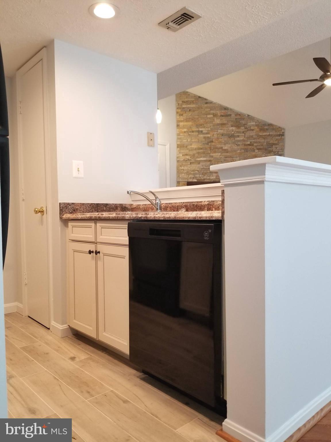 Real estate listing preview #9