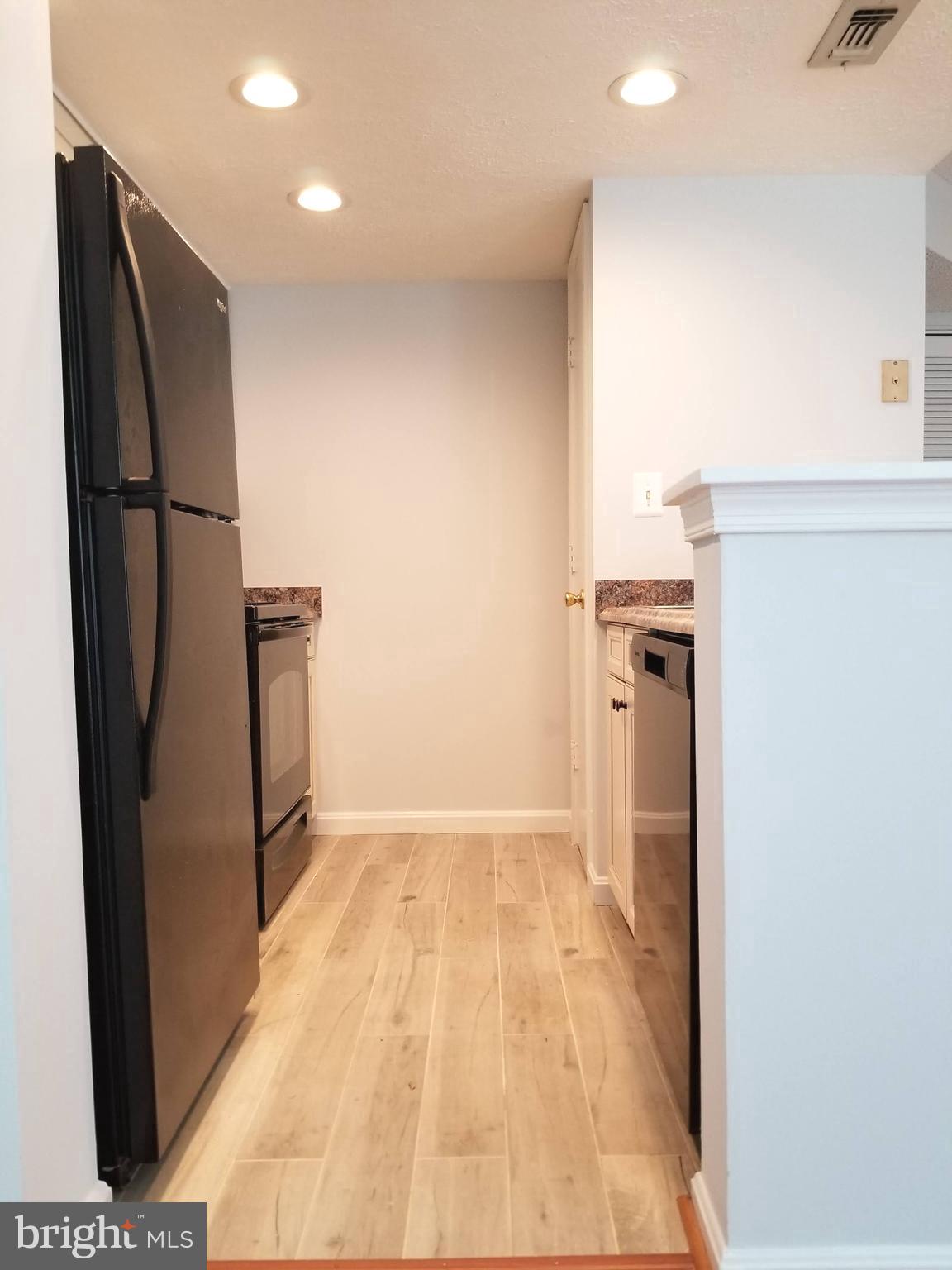 Real estate listing preview #8