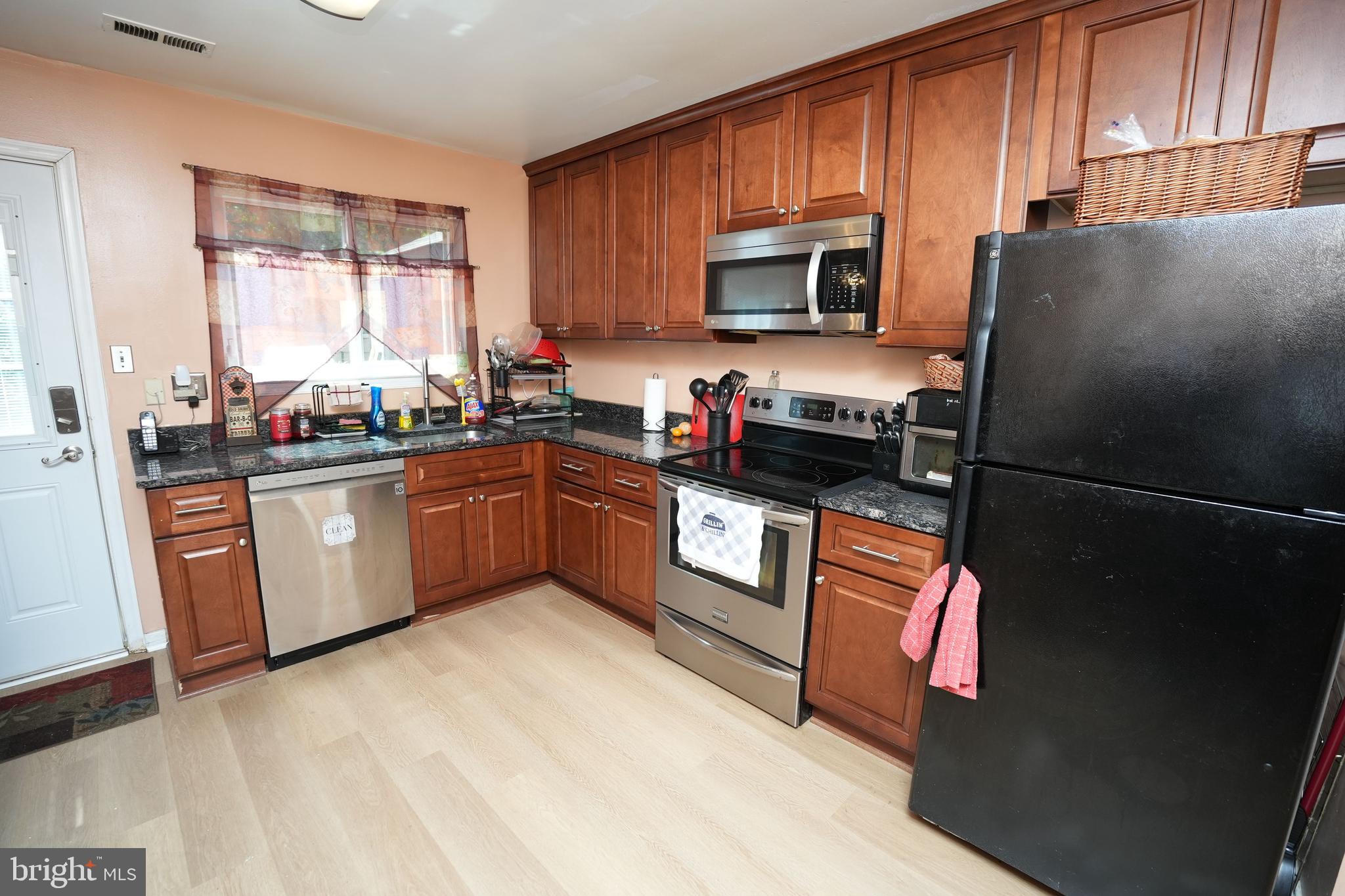 Real estate listing preview #8