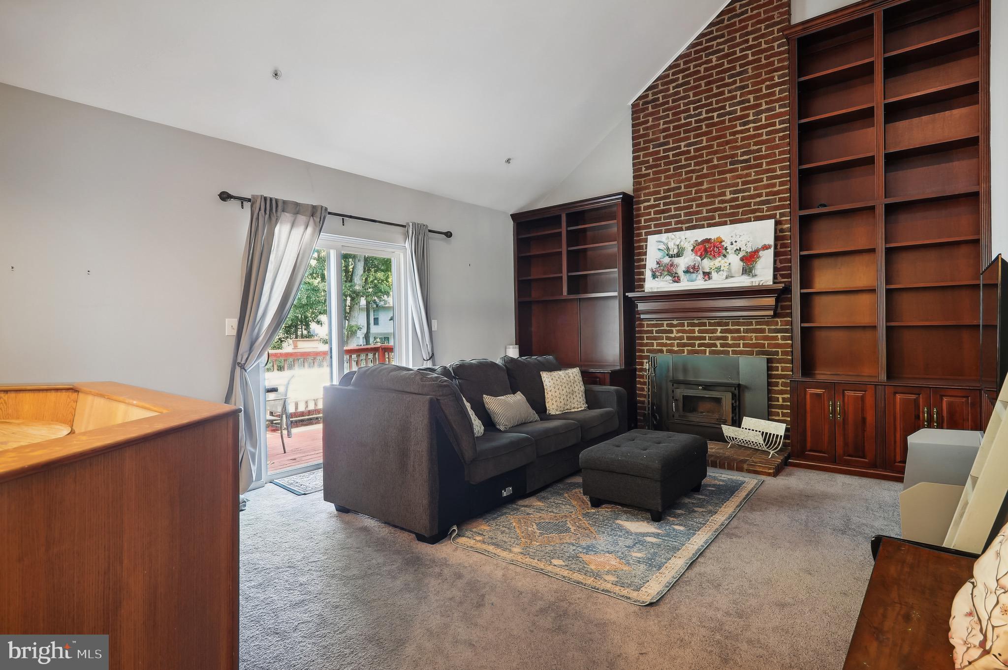 Real estate listing preview #12