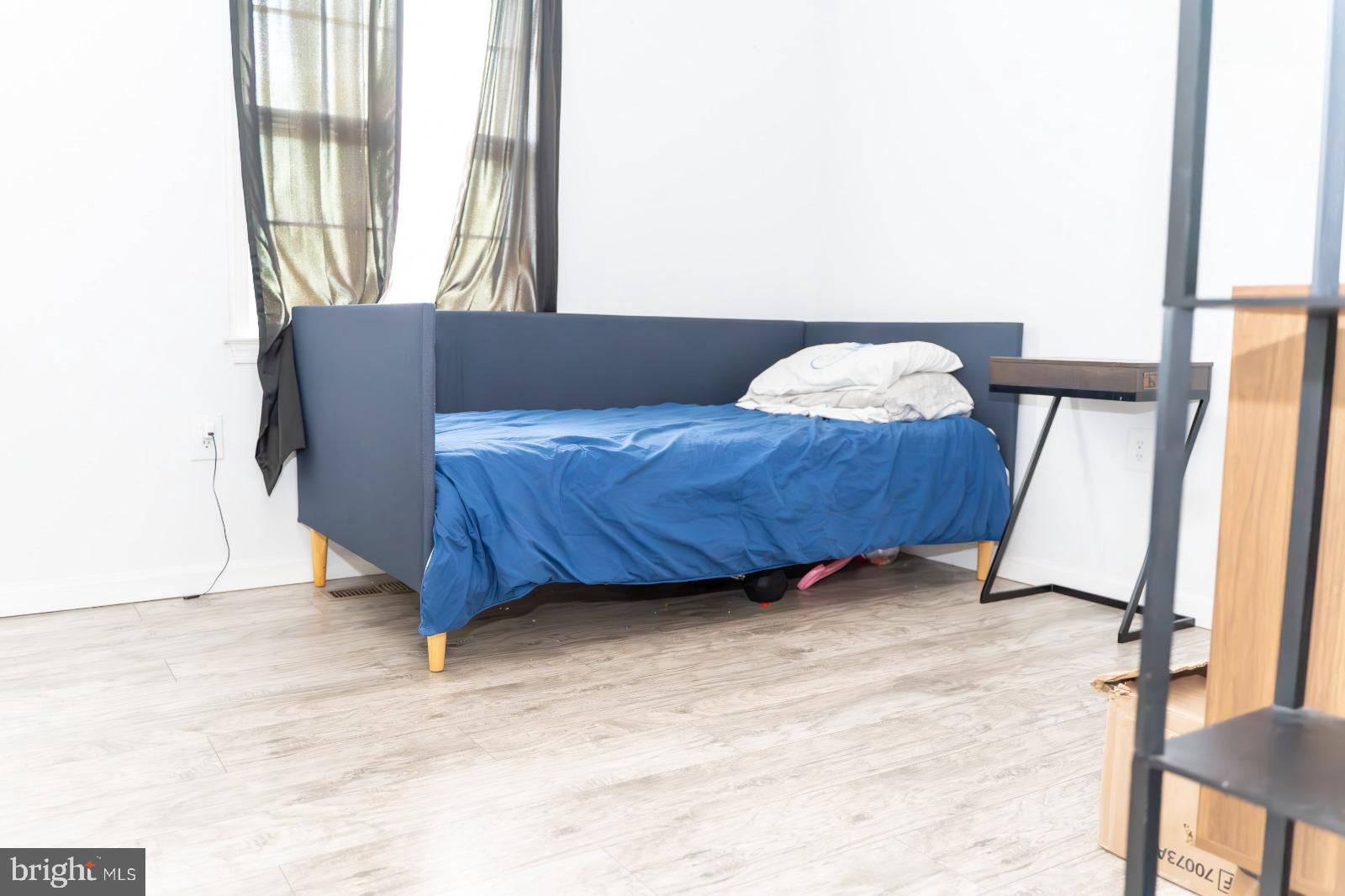 Real estate listing preview #14