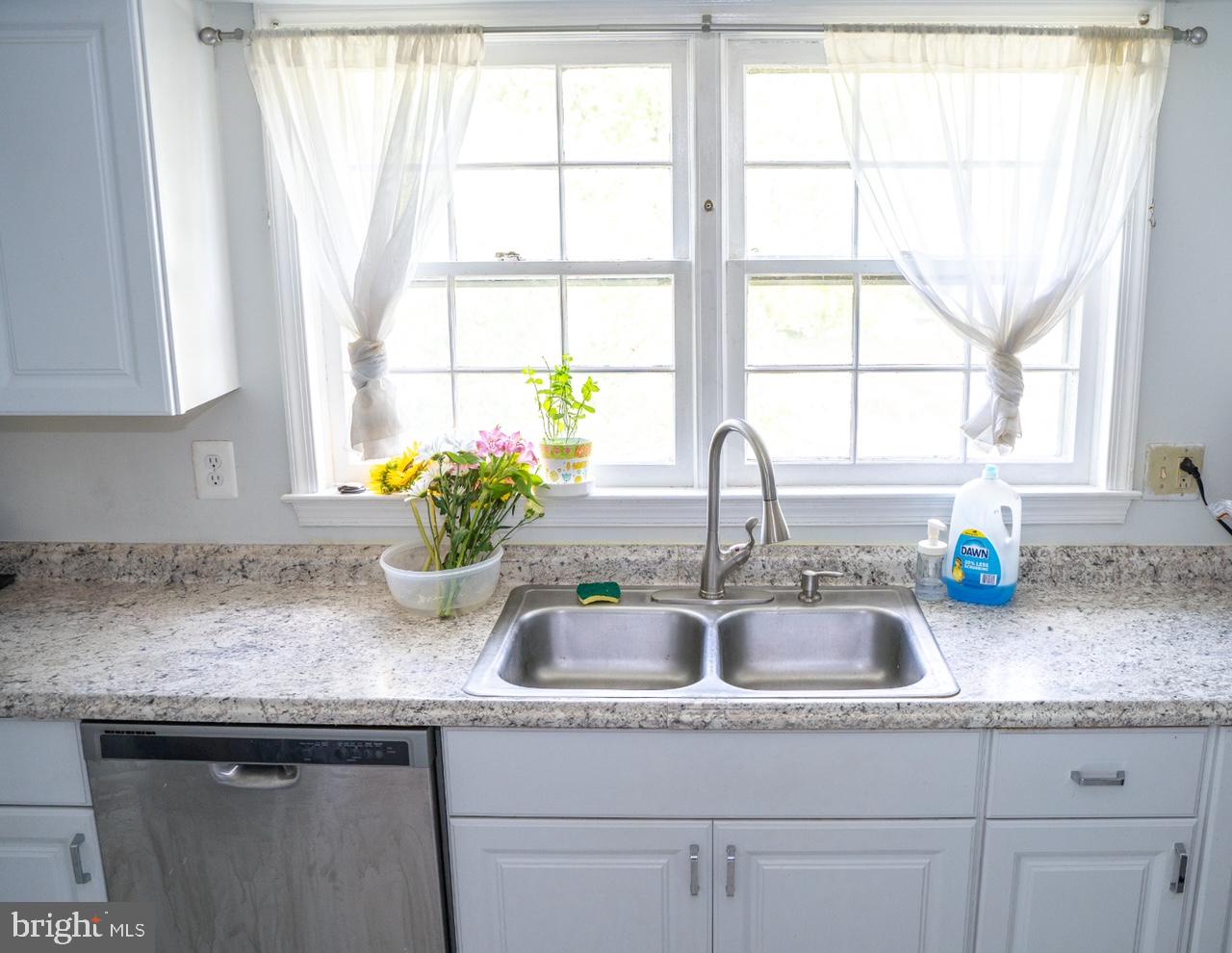 Real estate listing preview #11