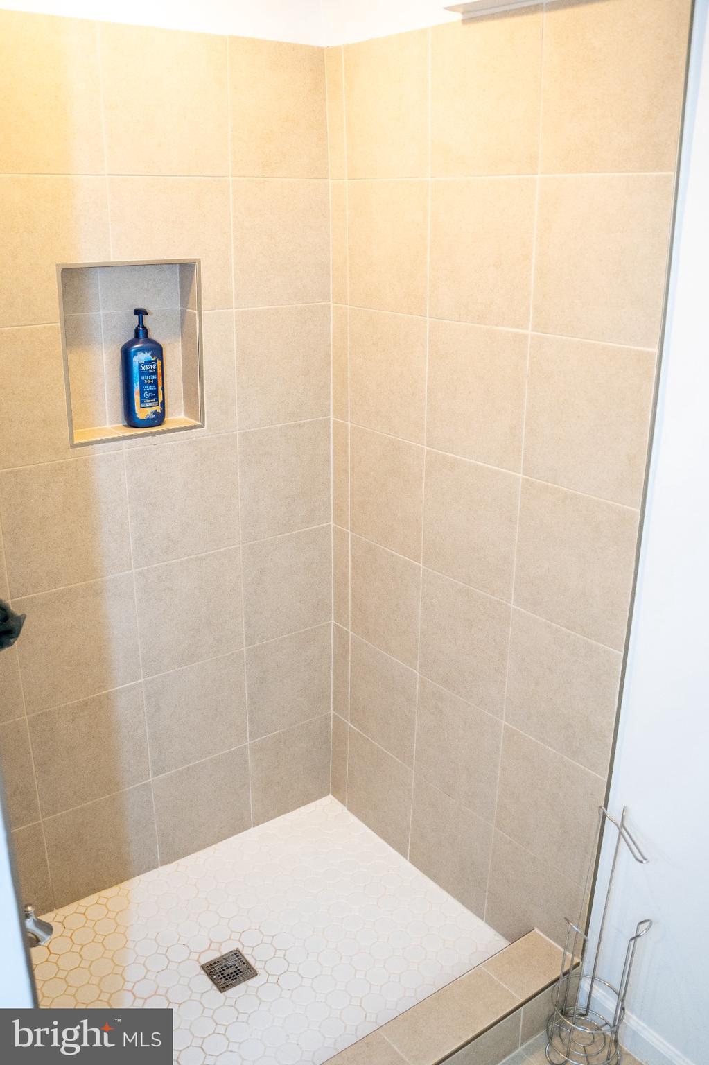 Real estate listing preview #16