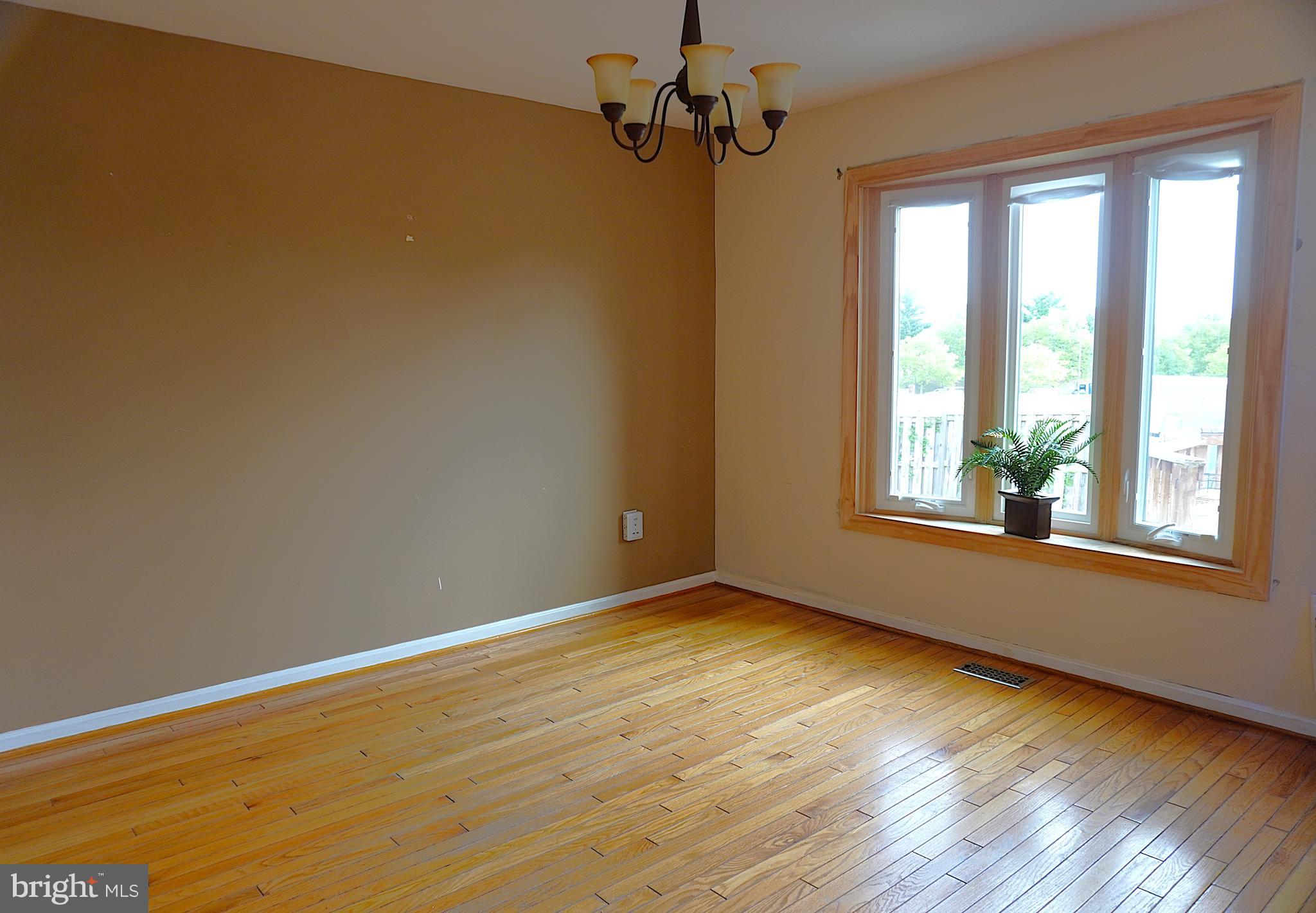 Real estate listing preview #9