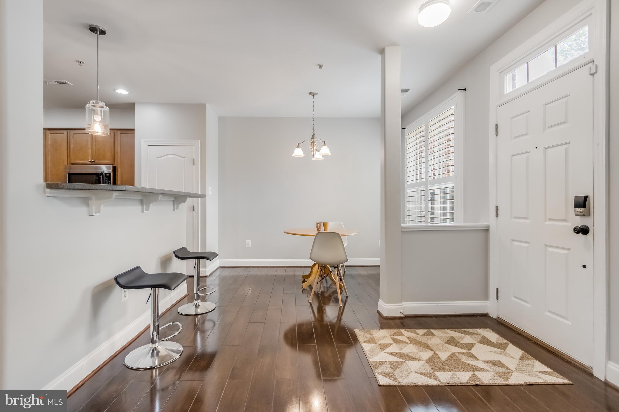 Real estate listing preview #8