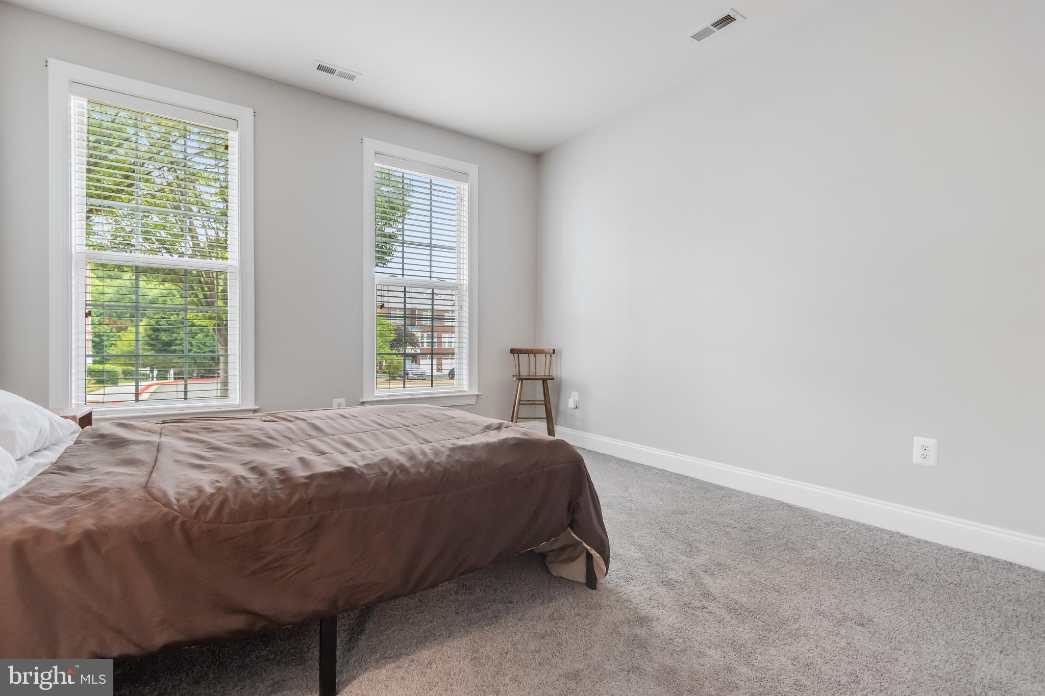 Real estate listing preview #16