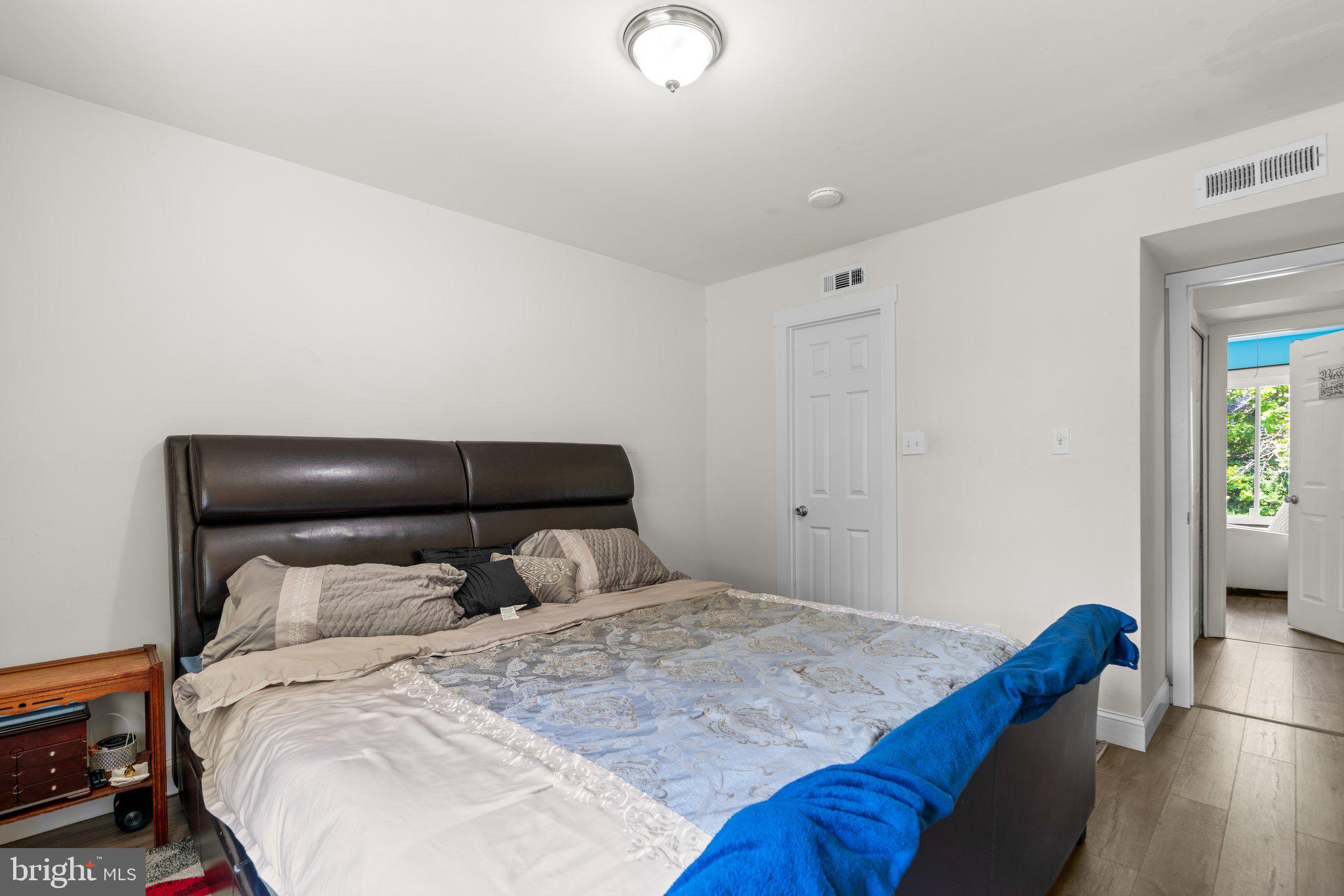 Real estate listing preview #24