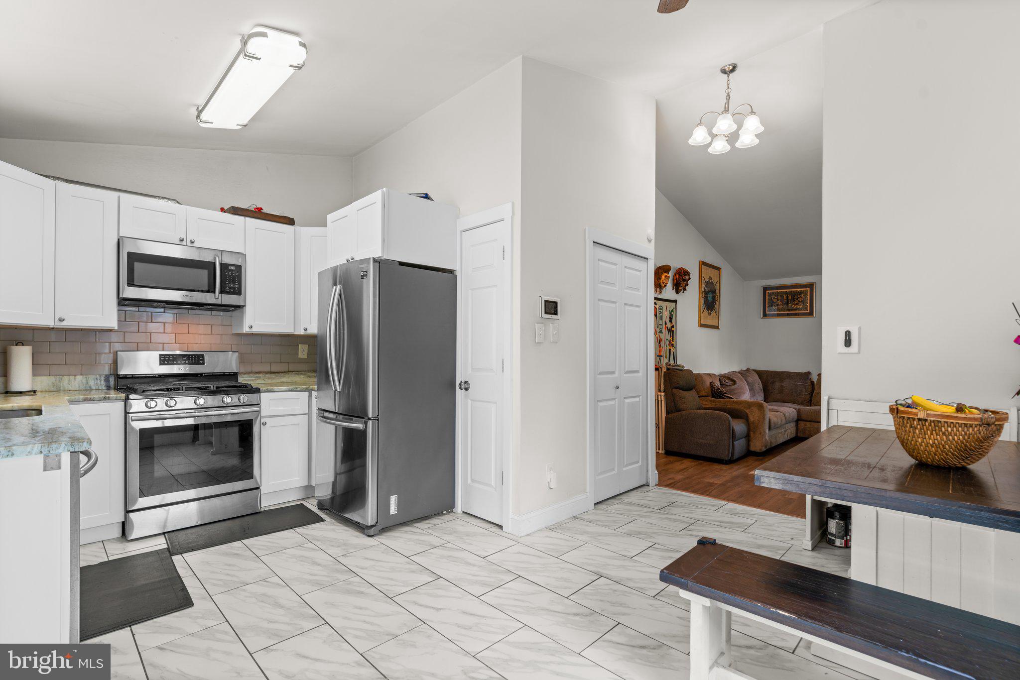 Real estate listing preview #14