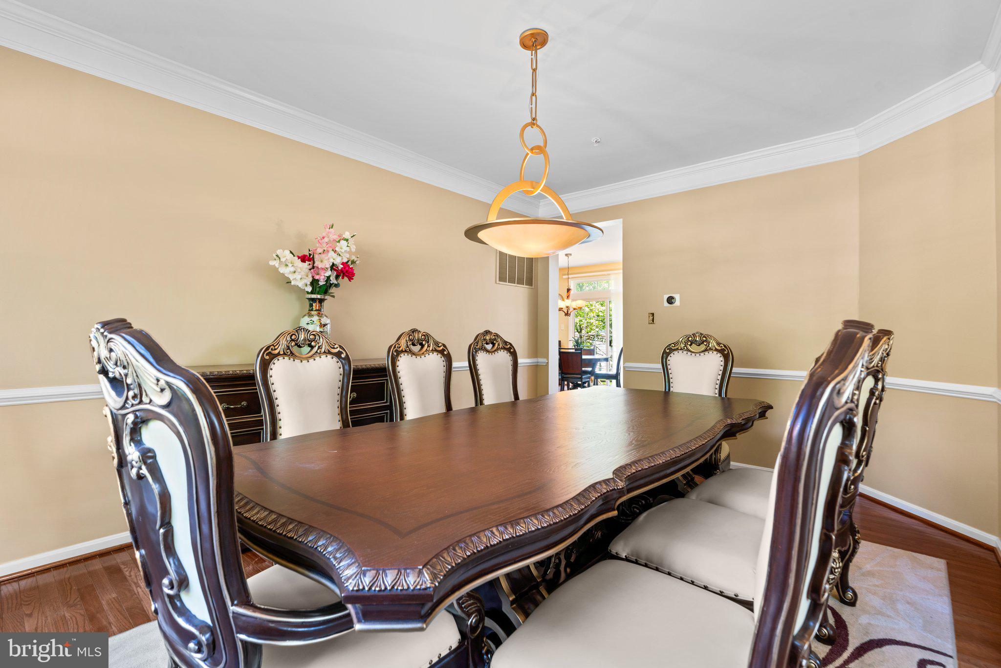 Real estate listing preview #9