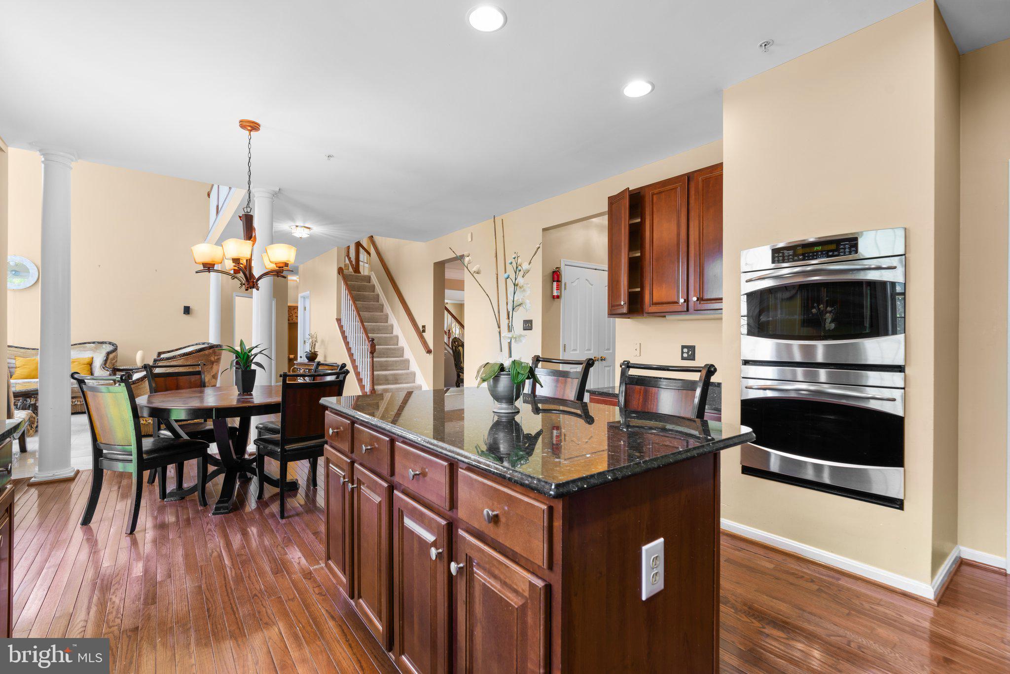 Real estate listing preview #14