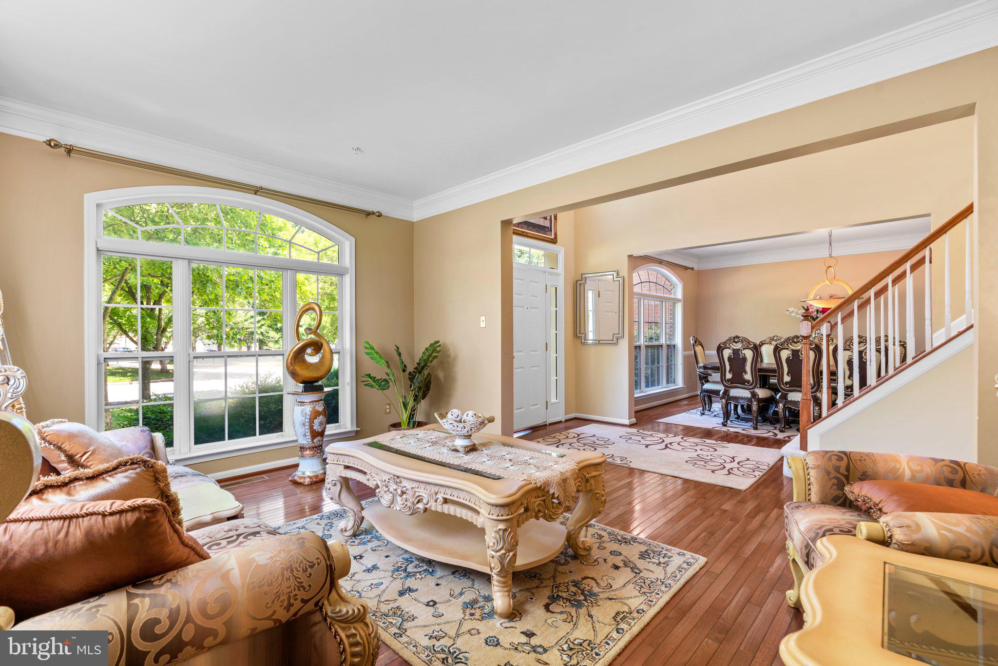 Real estate listing preview #8