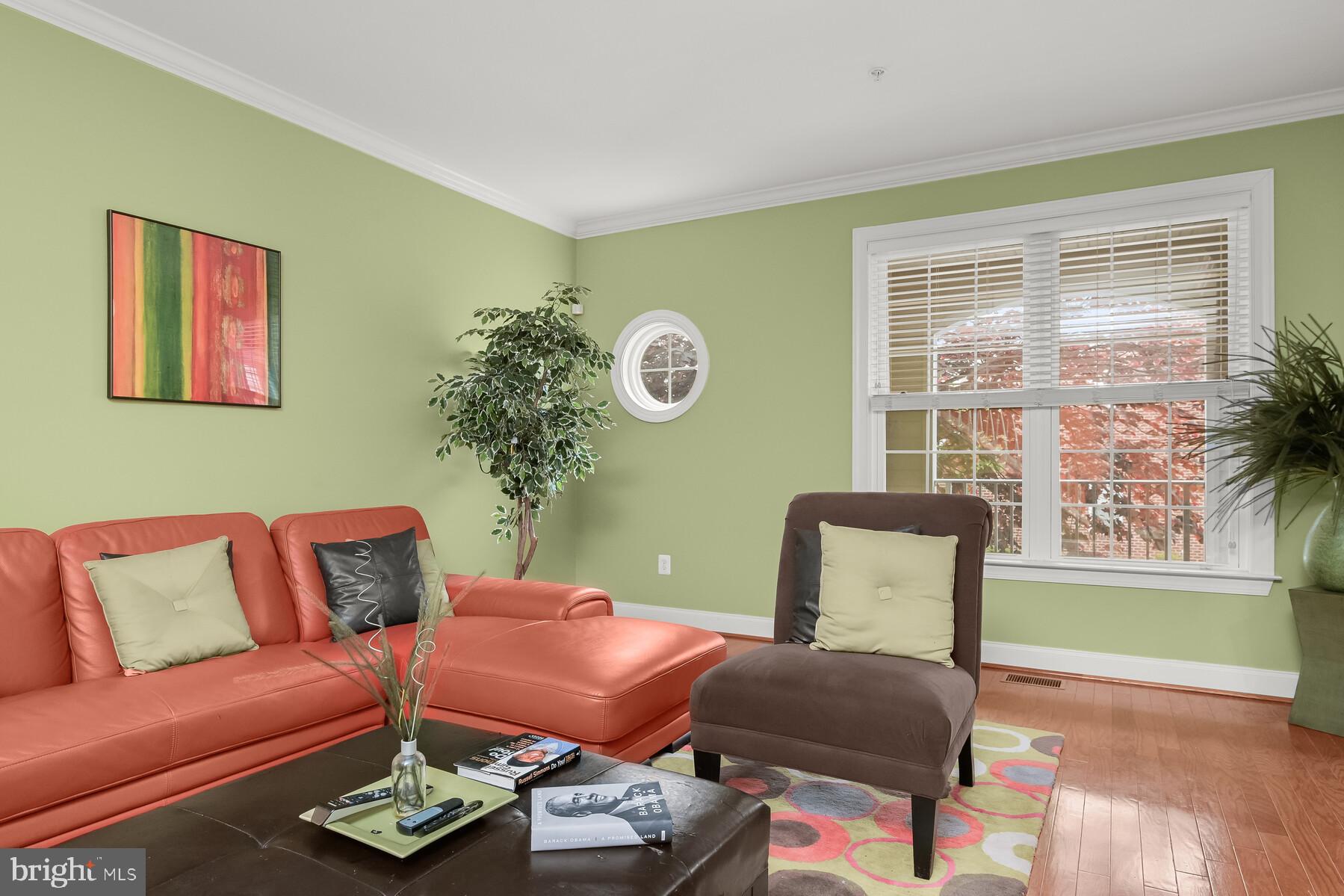 Real estate listing preview #6