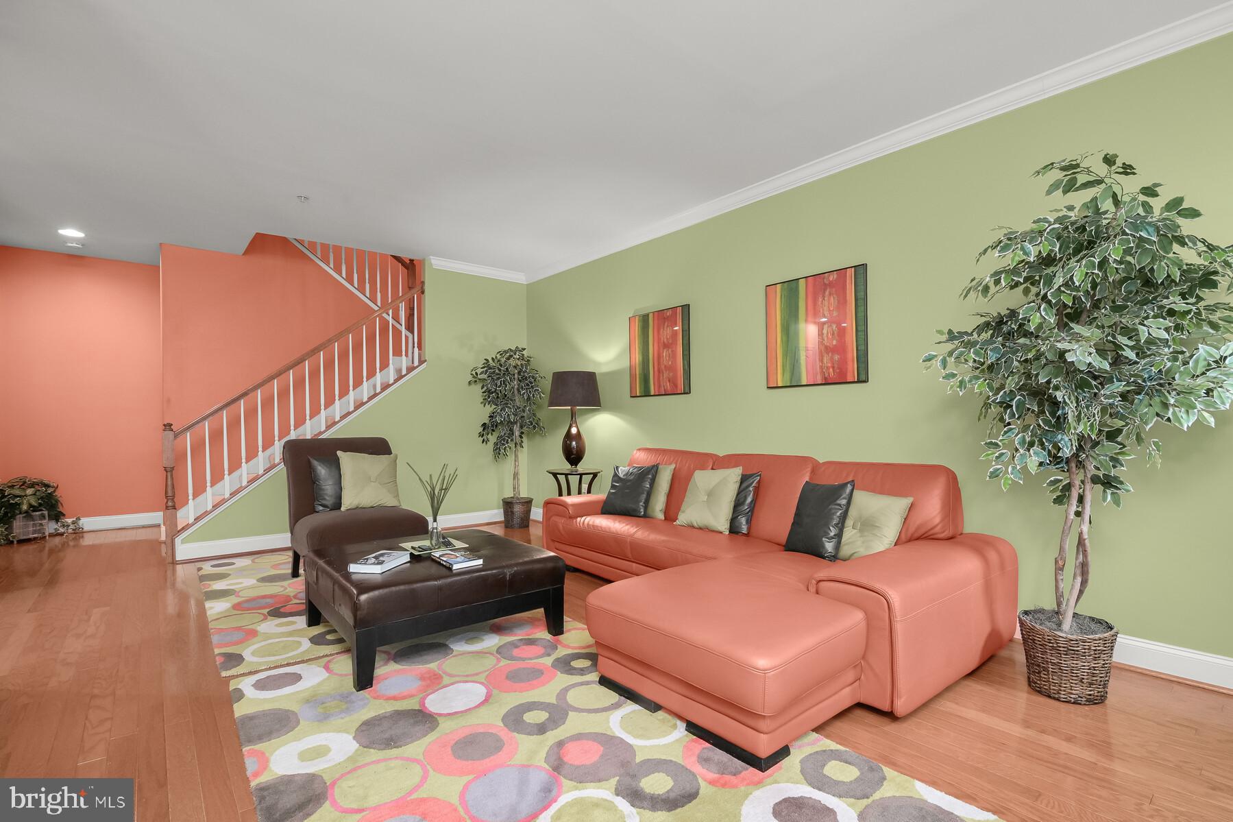 Real estate listing preview #8