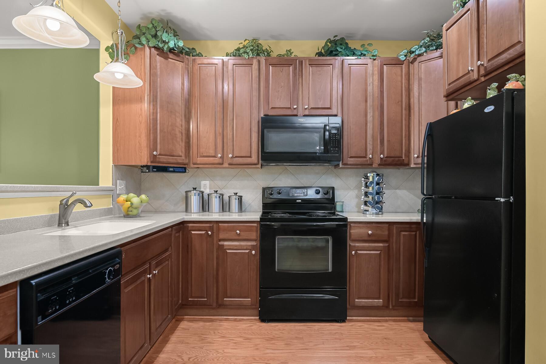 Real estate listing preview #14