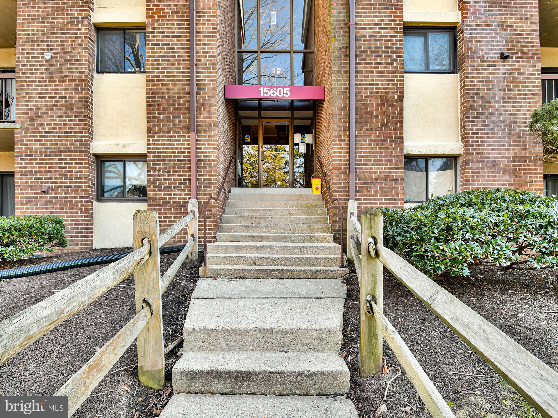 Real estate listing preview #3