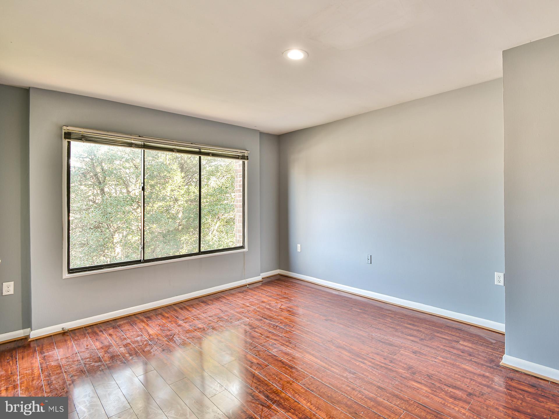 Real estate listing preview #14