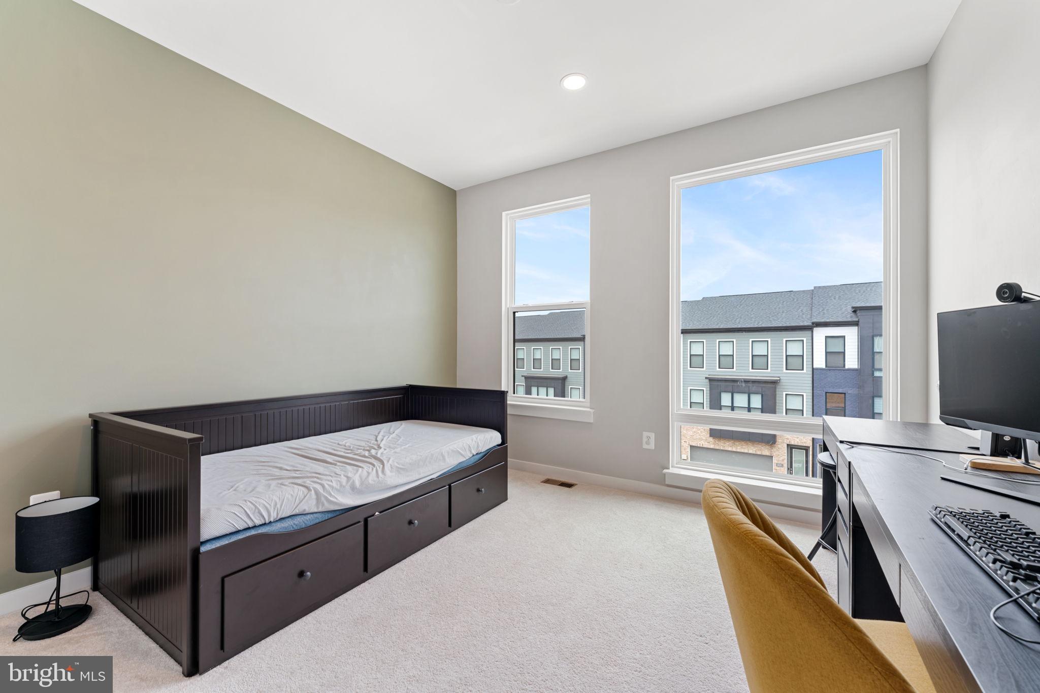 Real estate listing preview #13