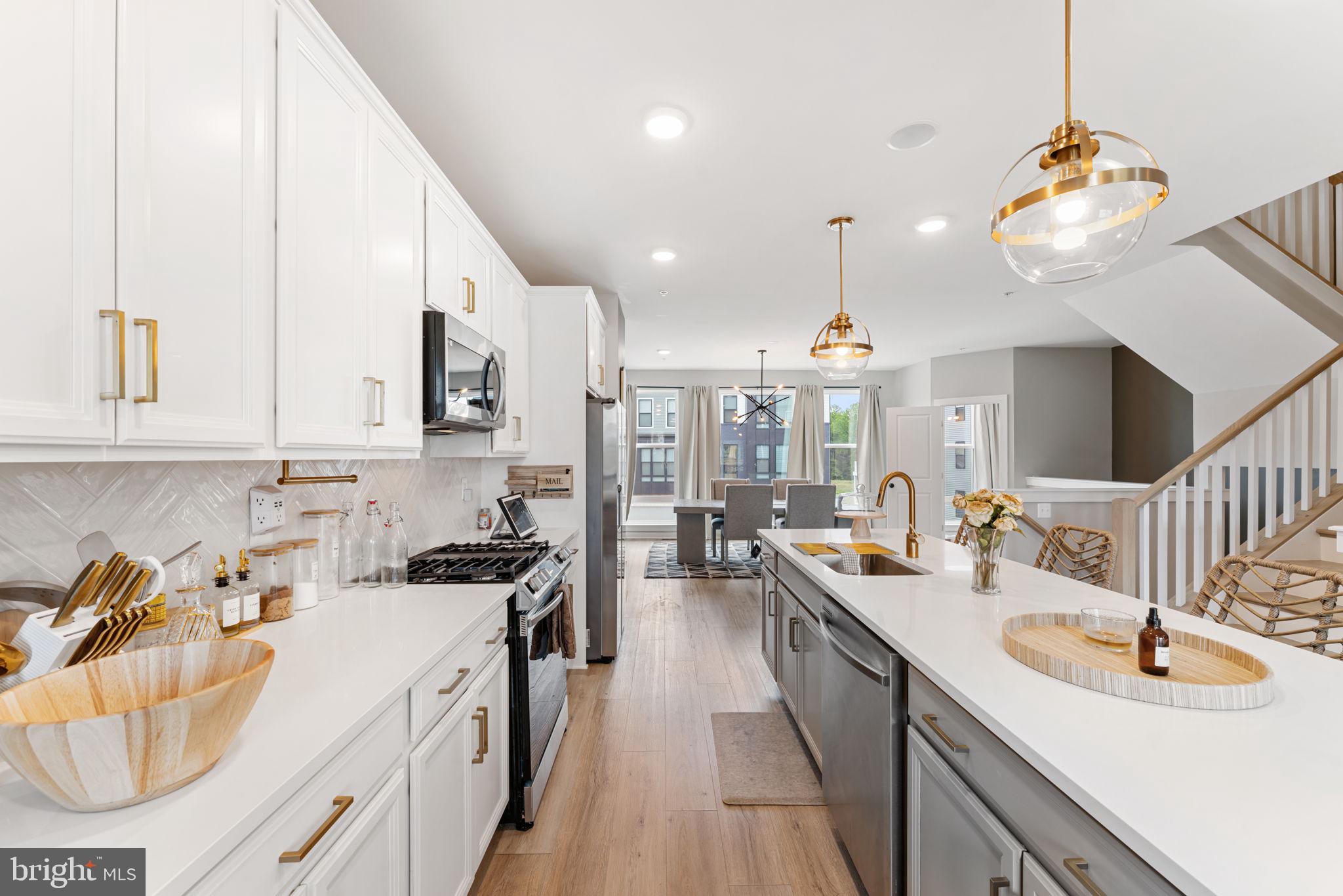 Real estate listing preview #8