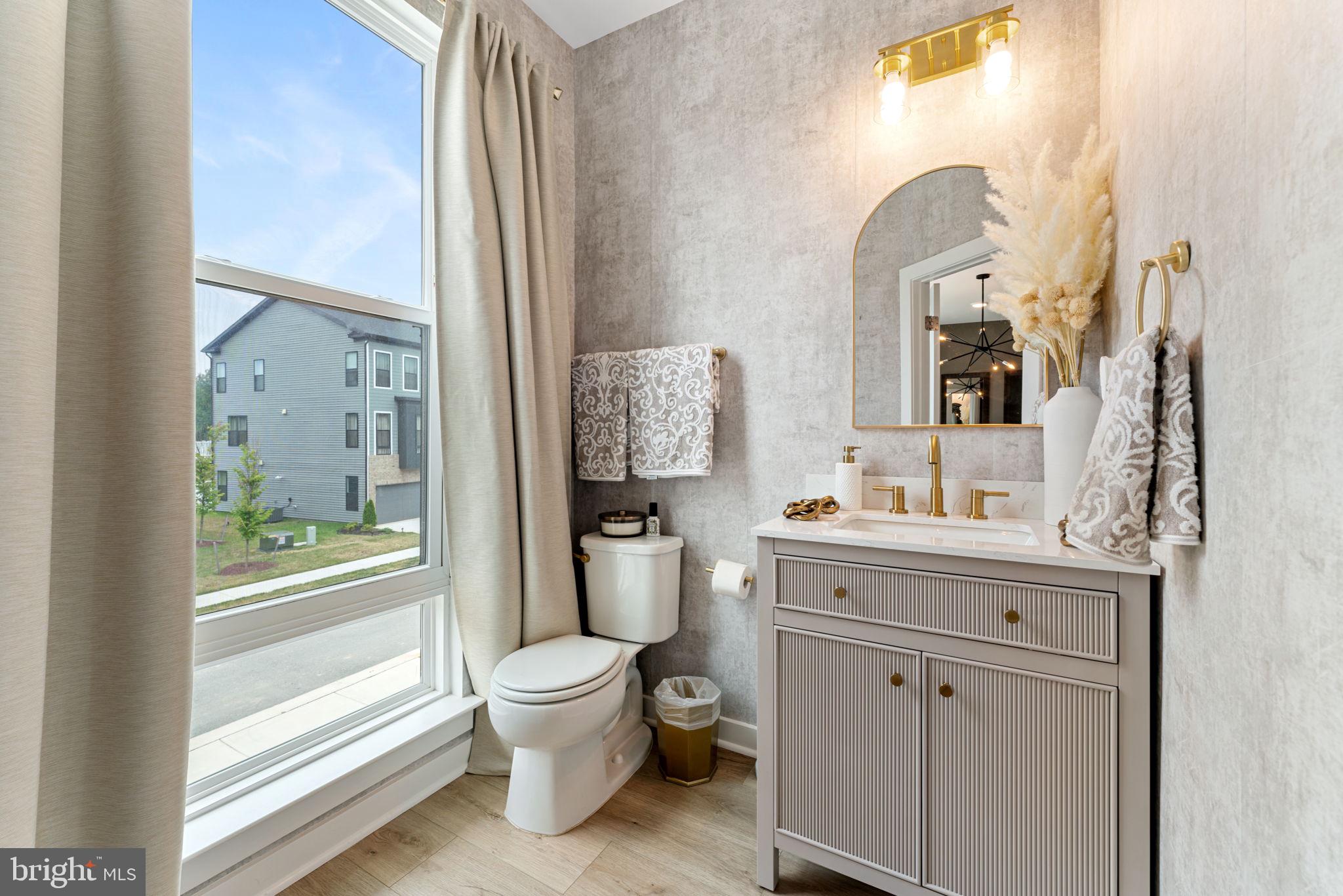 Real estate listing preview #12