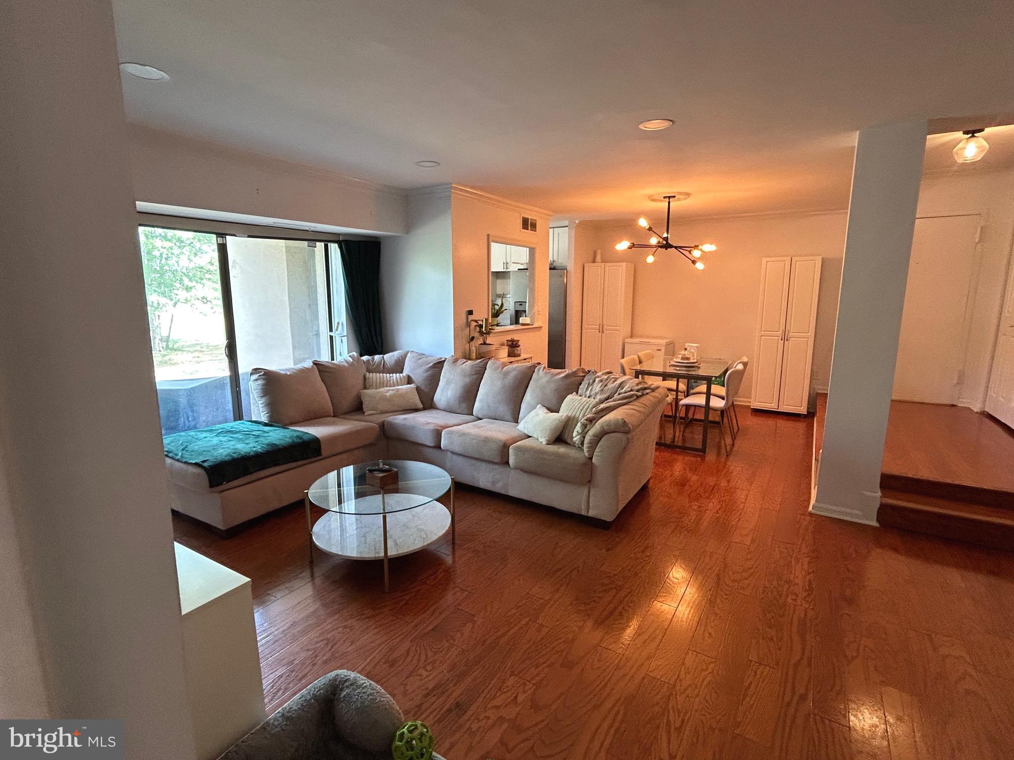 Real estate listing preview #4