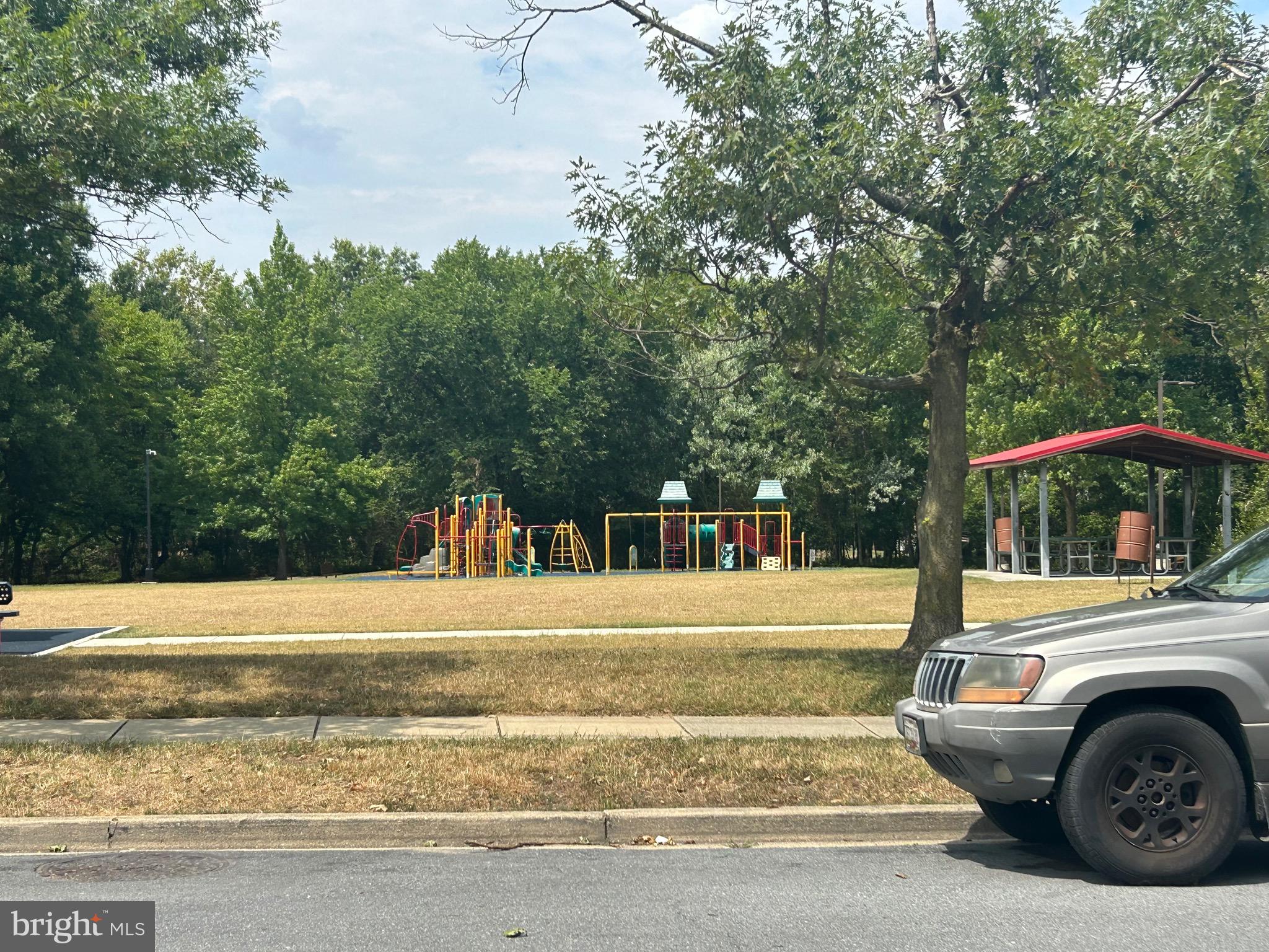 Real estate listing preview #17