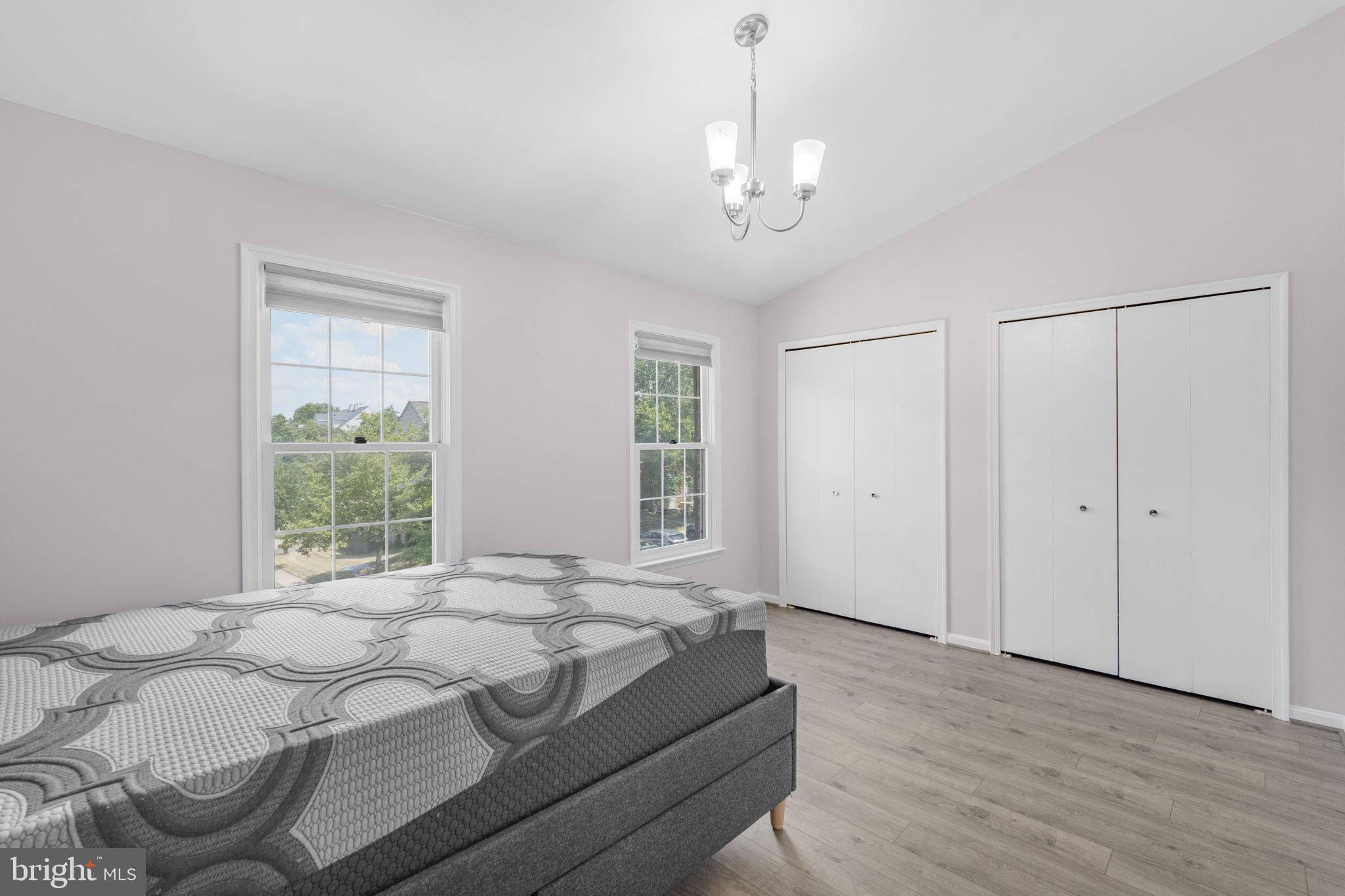 Real estate listing preview #8